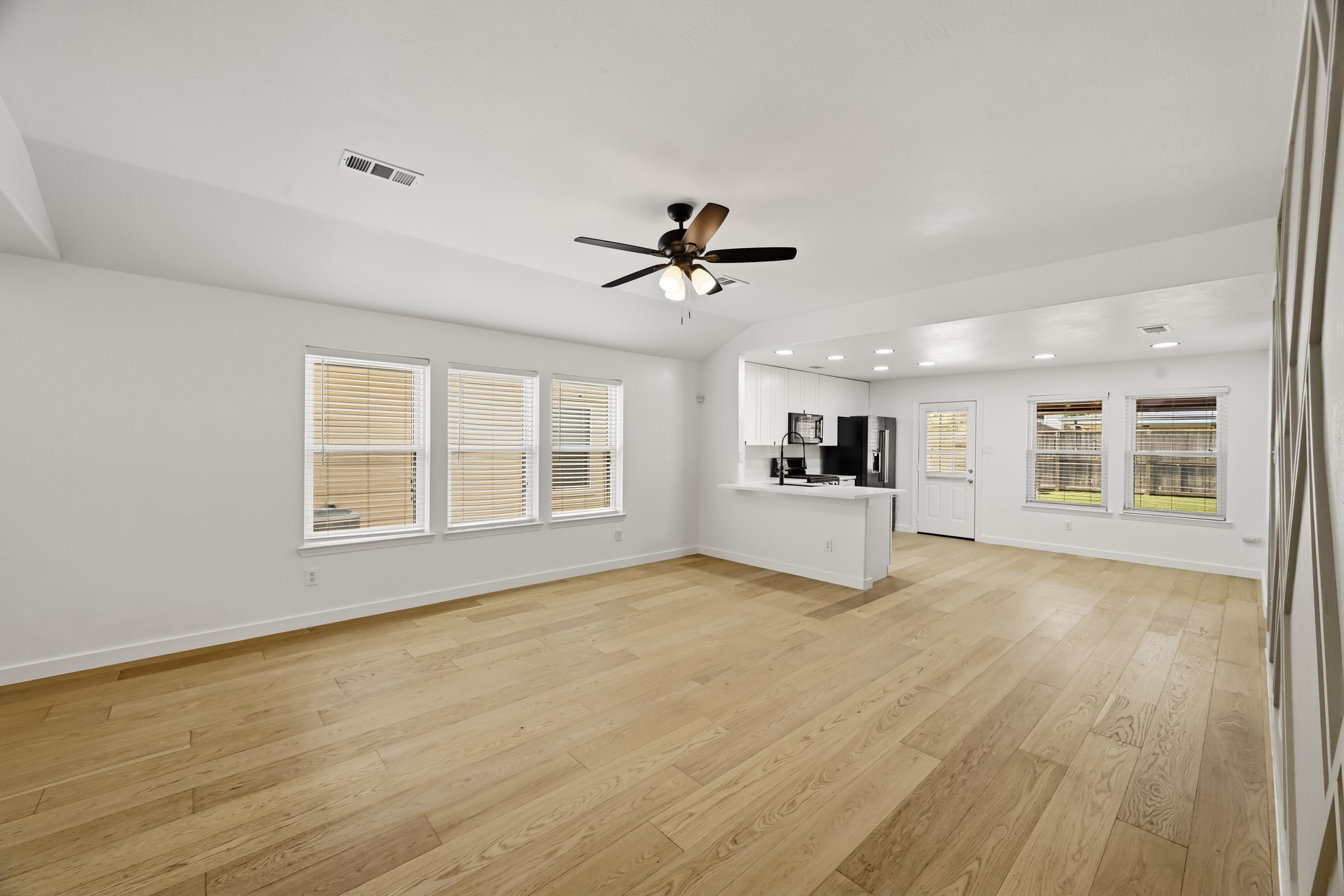 13510 Gospel Way Property Photo 6