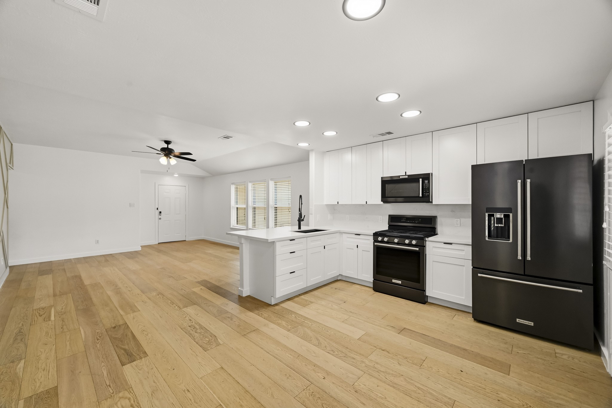 13510 Gospel Way Property Photo 8