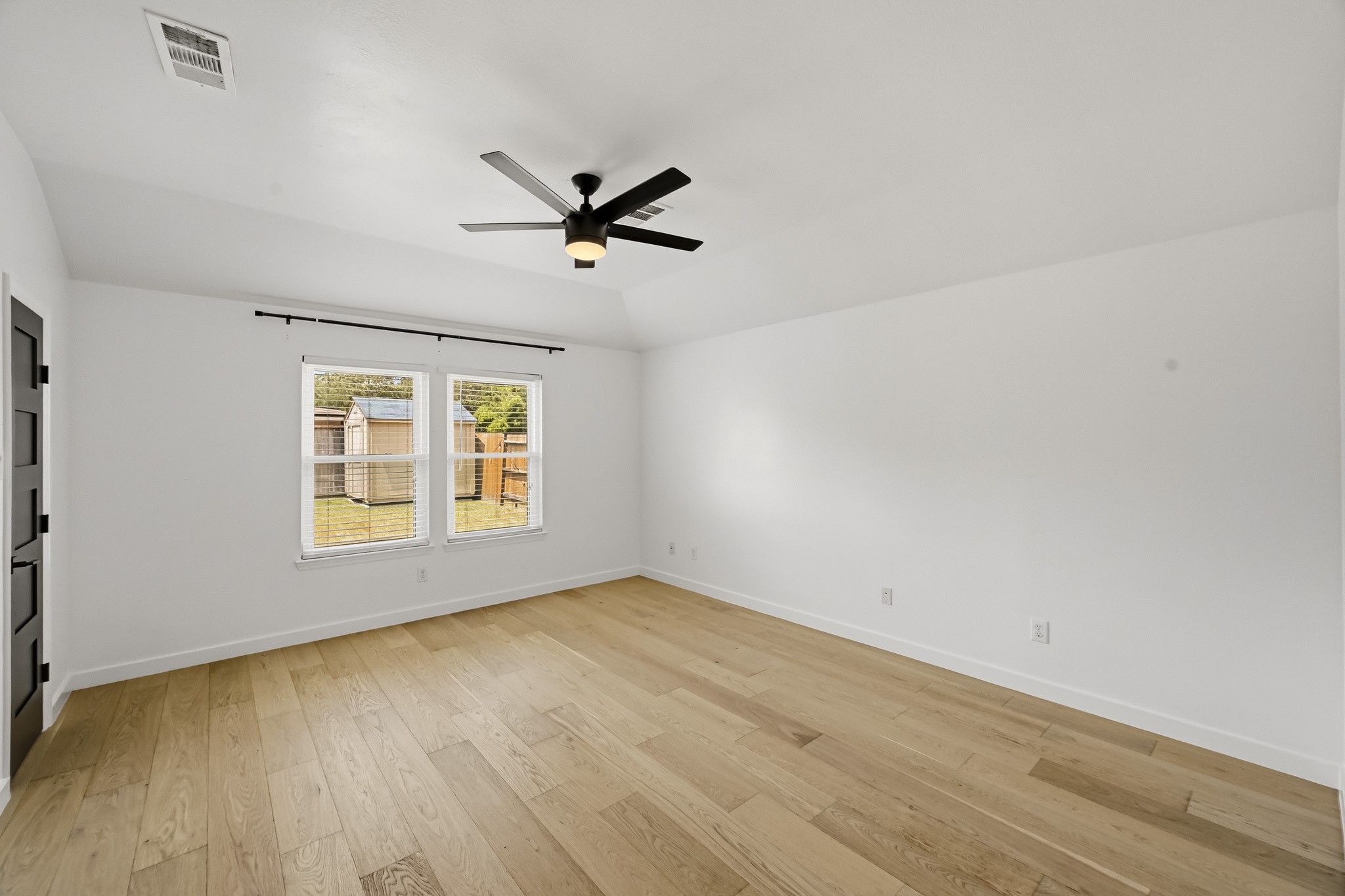 13510 Gospel Way Property Photo 10