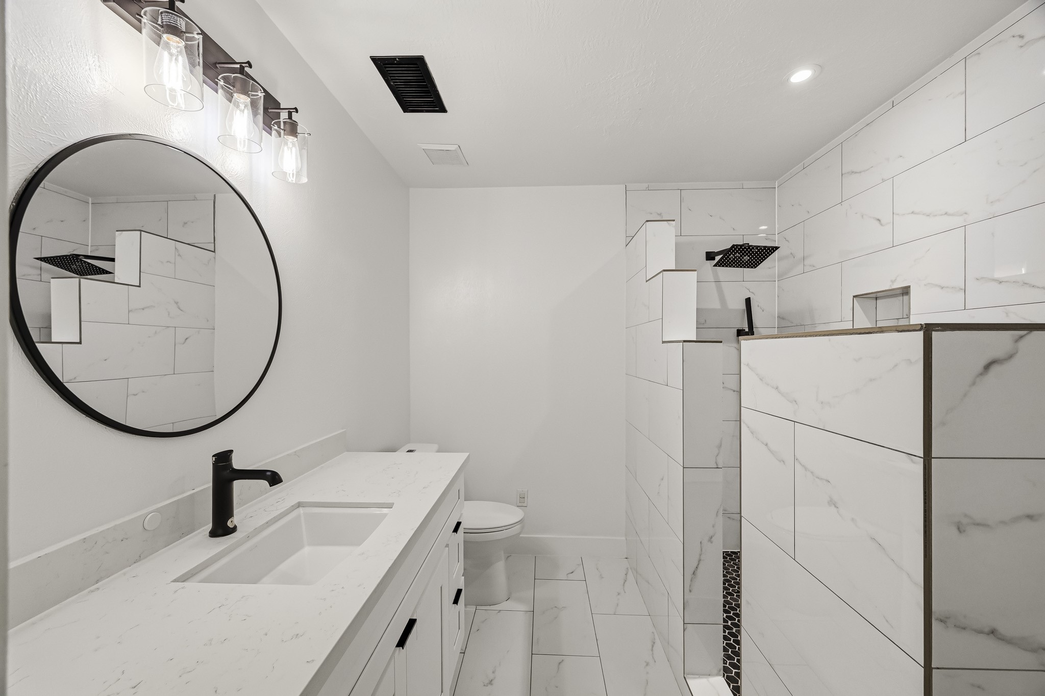 13510 Gospel Way Property Photo 13