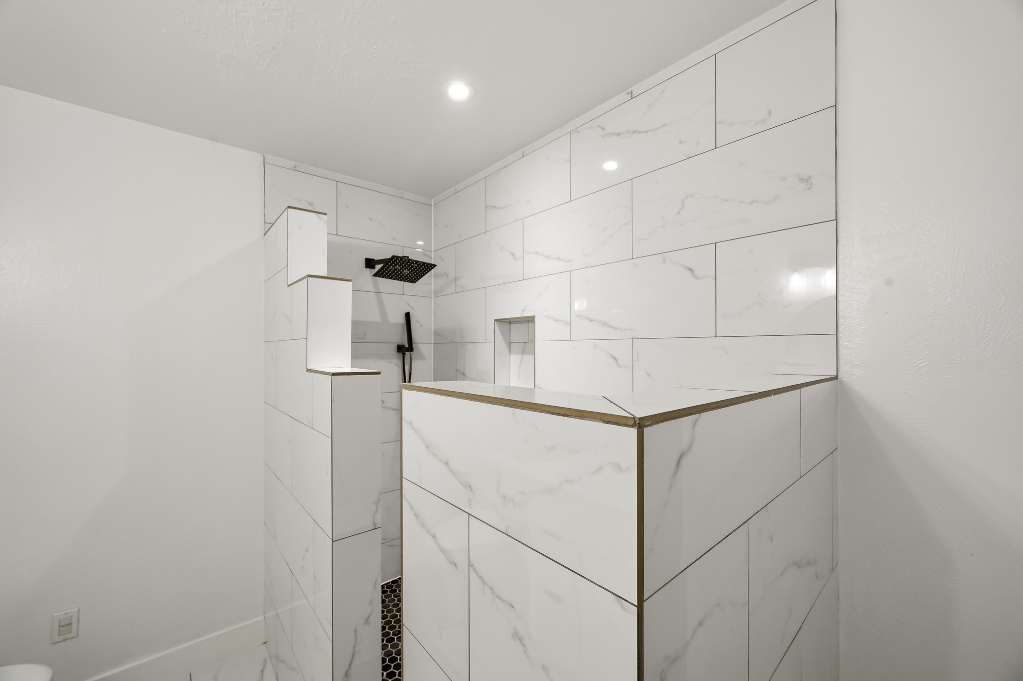13510 Gospel Way Property Photo 14