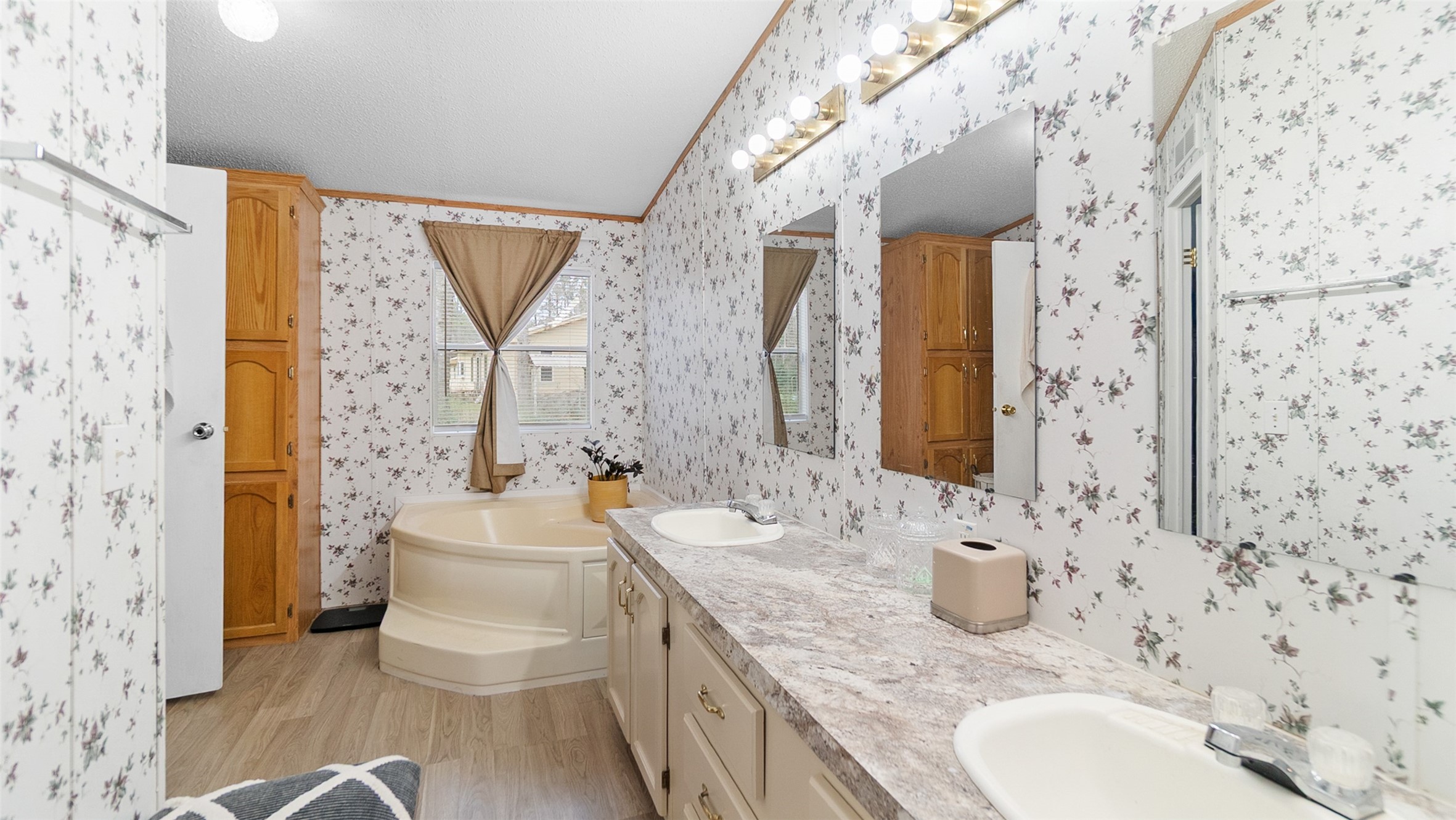 7735 N Walker Road Property Photo 27