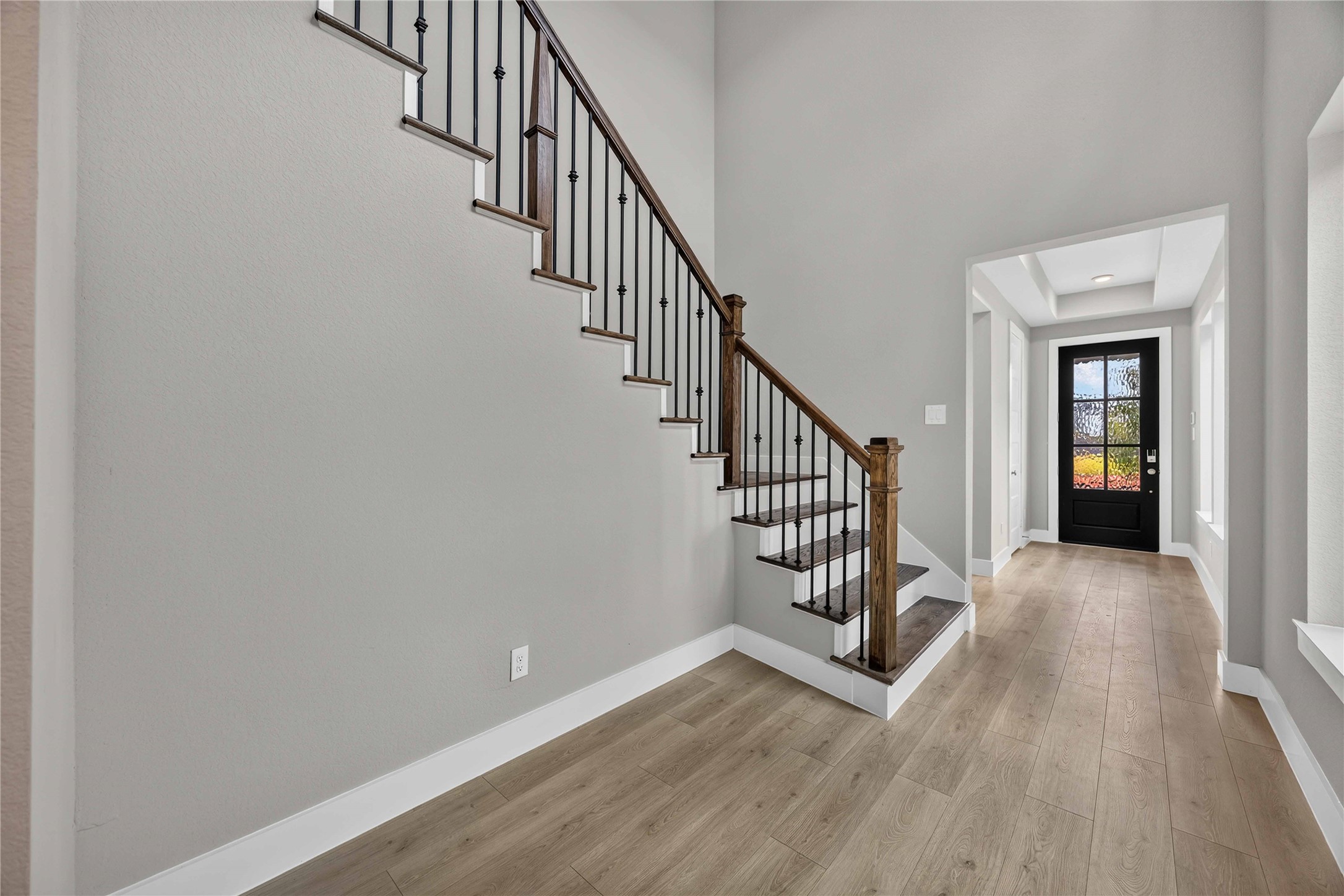 2211 Grapewood Lane Property Photo 8