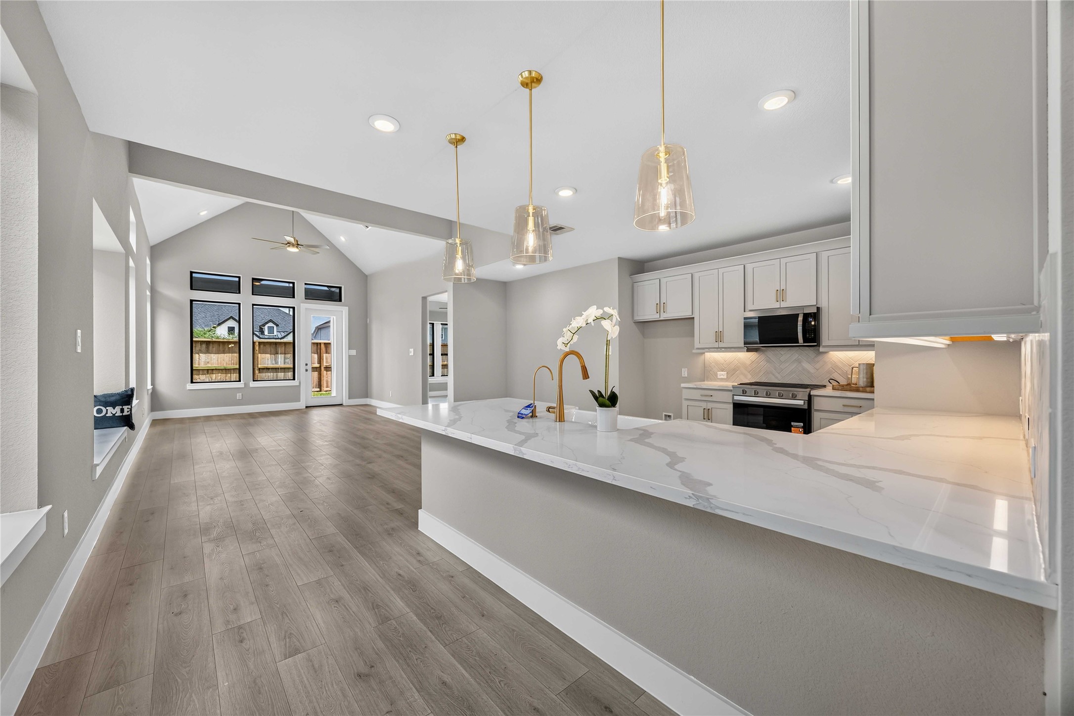 2211 Grapewood Lane Property Photo 11