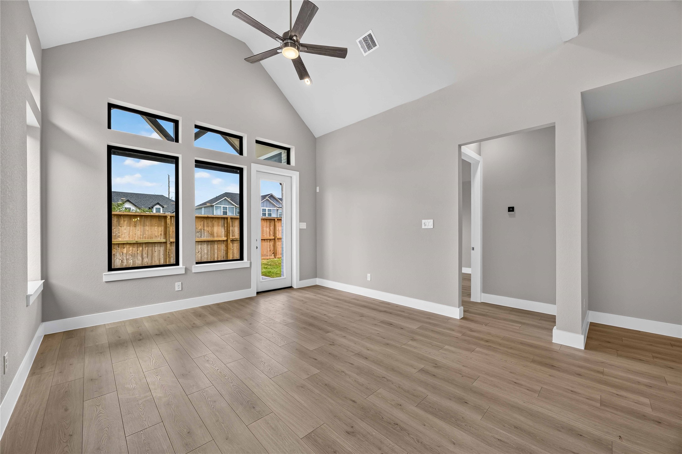 2211 Grapewood Lane Property Photo 17