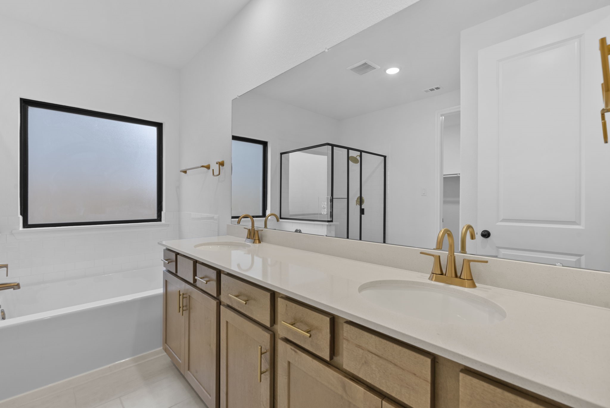 5027 Silk Petal Drive Property Photo 7