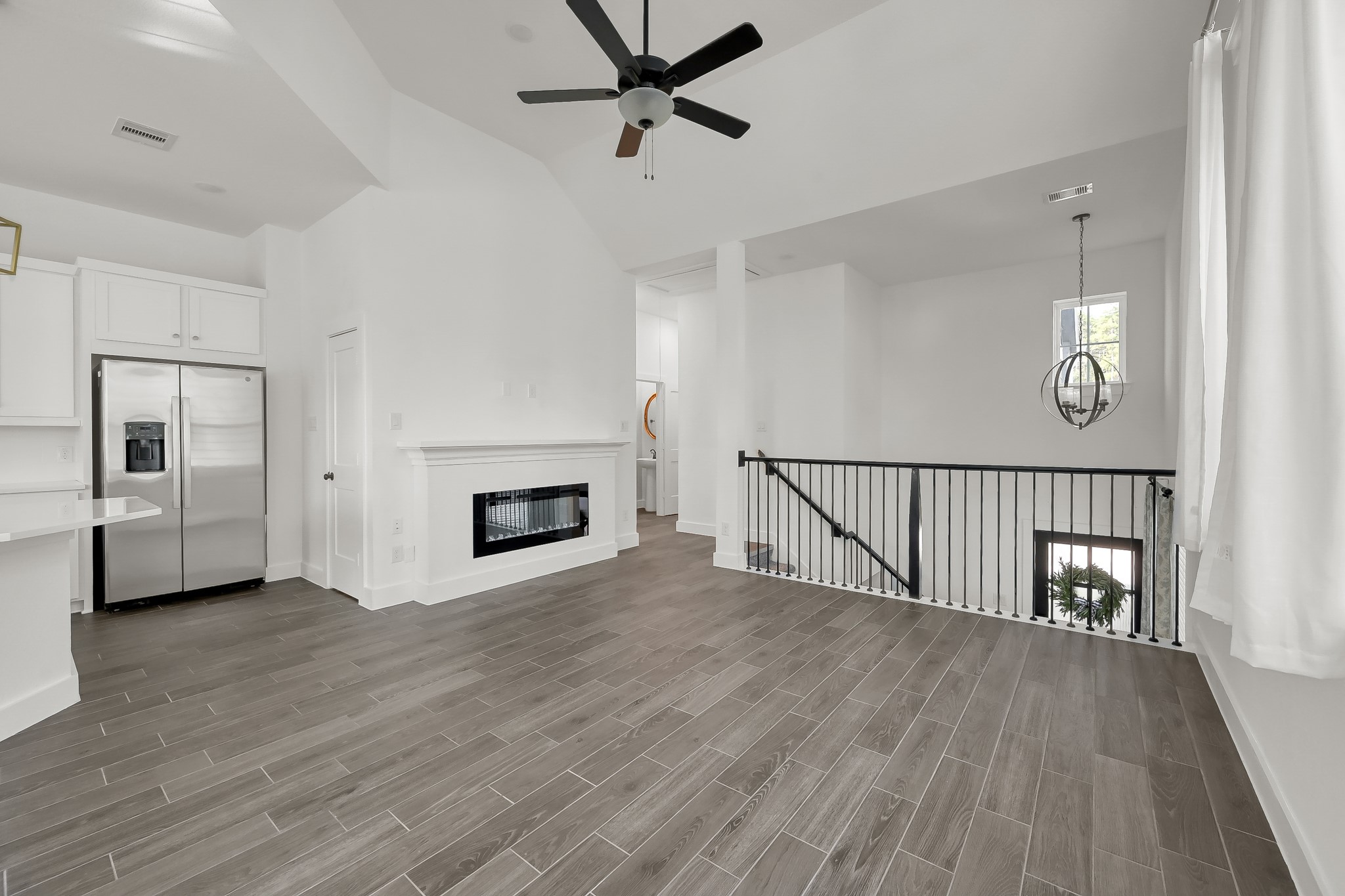 560 Red Cascade Trail Property Photo 4