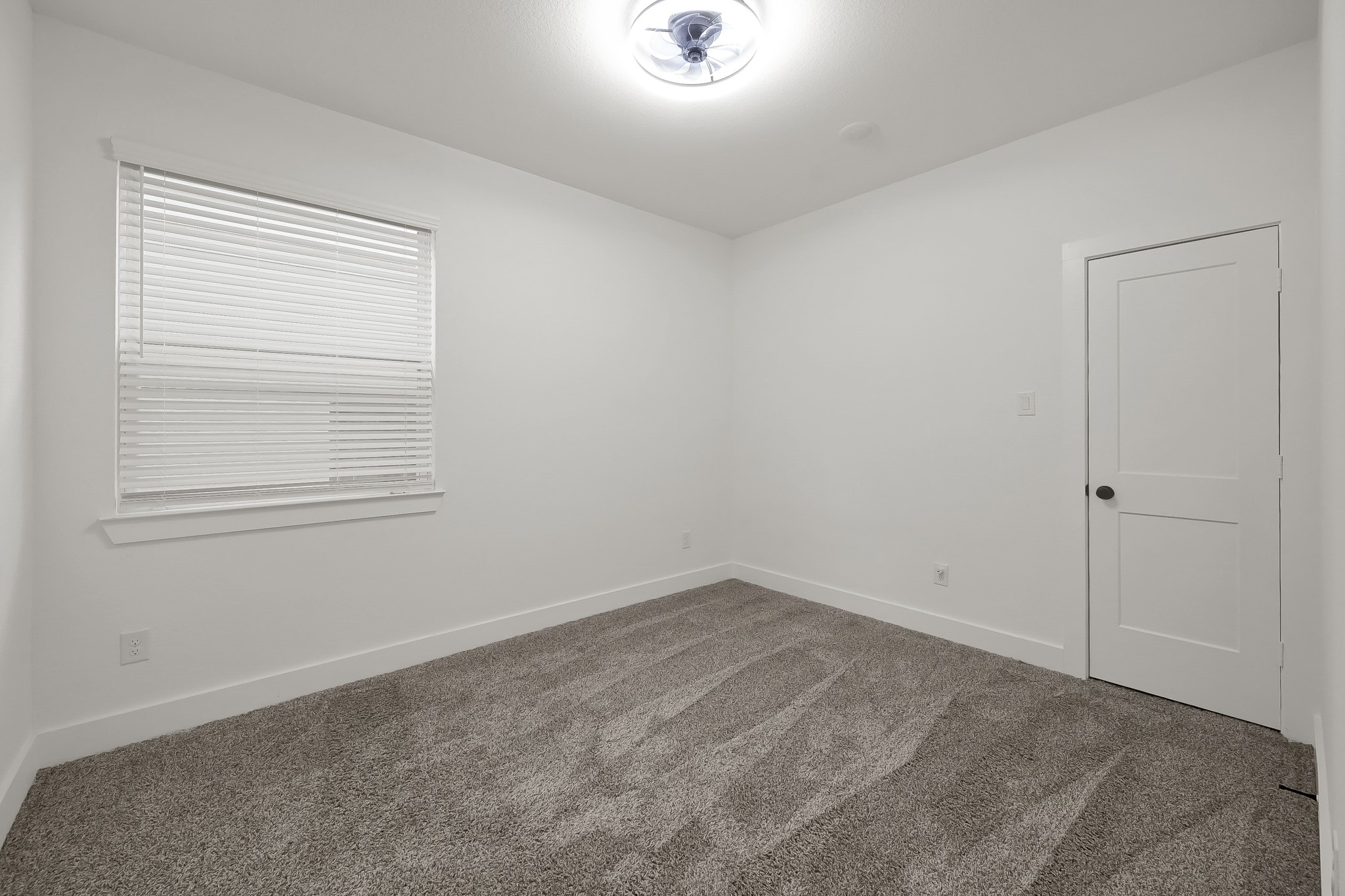 560 Red Cascade Trail Property Photo 14