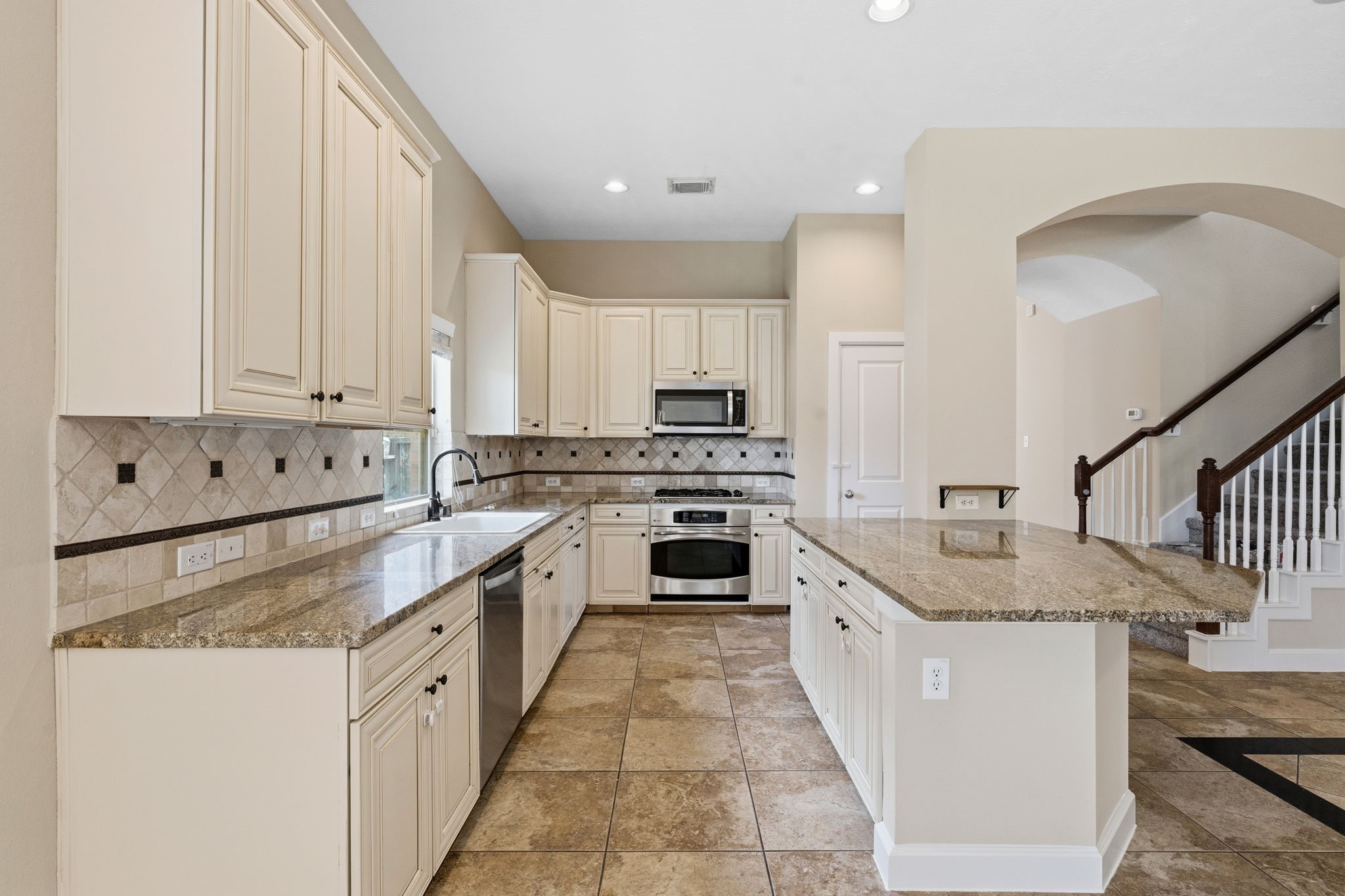 7011 Dewberry Shores Lane Property Photo 10