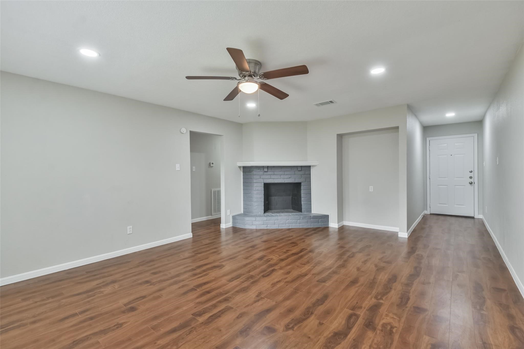 23102 Wintergate Drive Property Photo 5