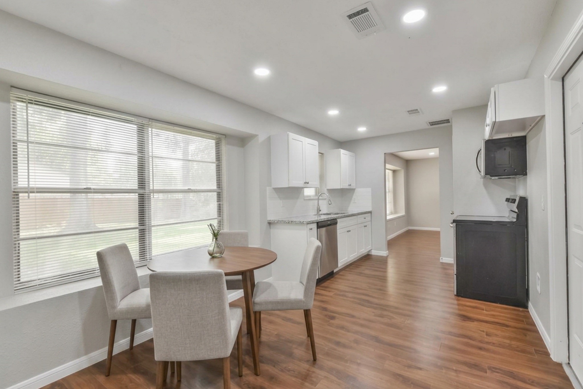23102 Wintergate Drive Property Photo 6