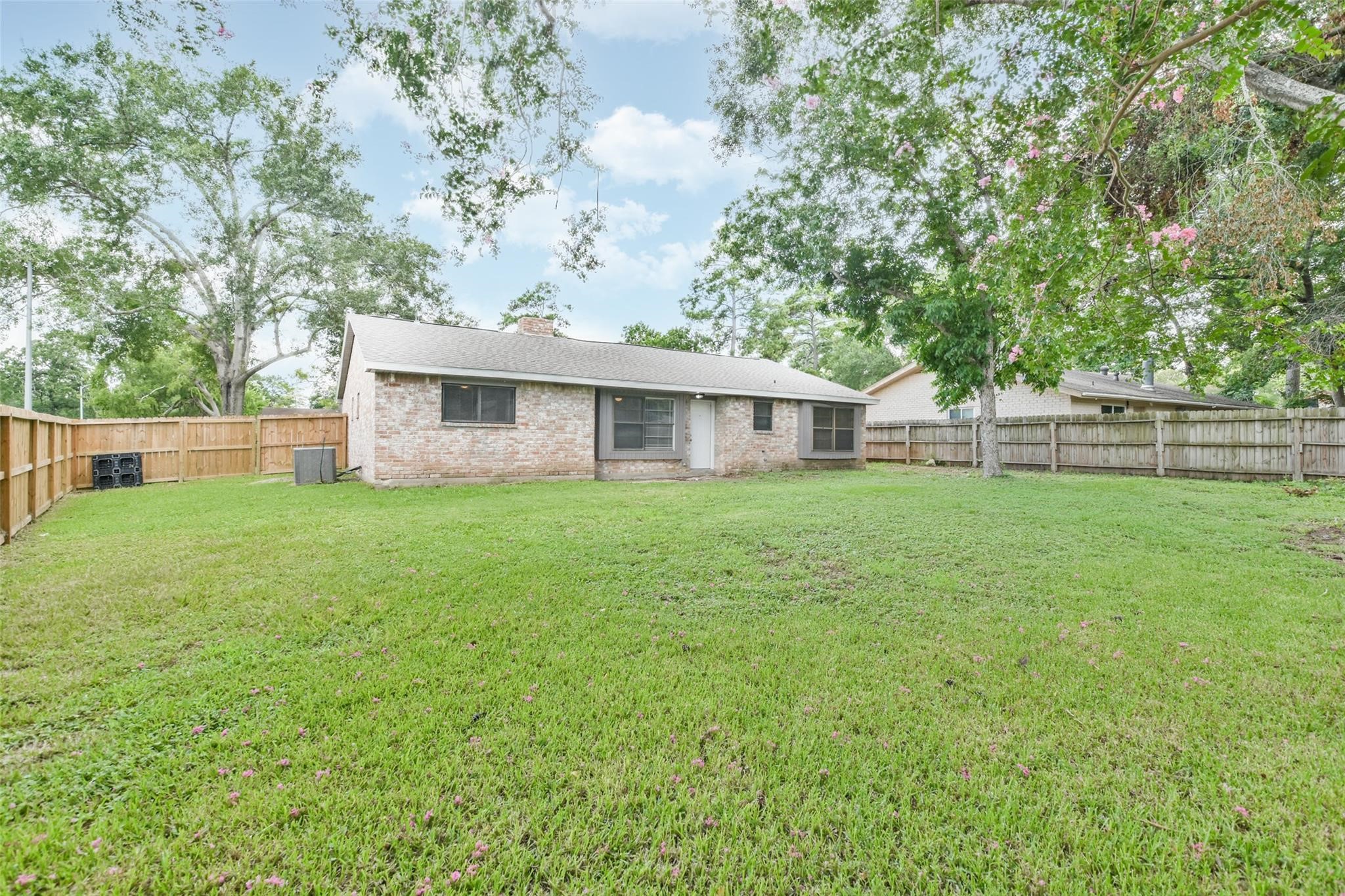23102 Wintergate Drive Property Photo 17