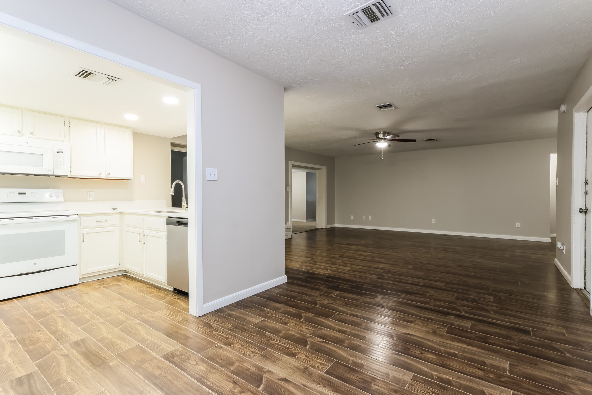 1722 Lindy Lane Property Photo 5