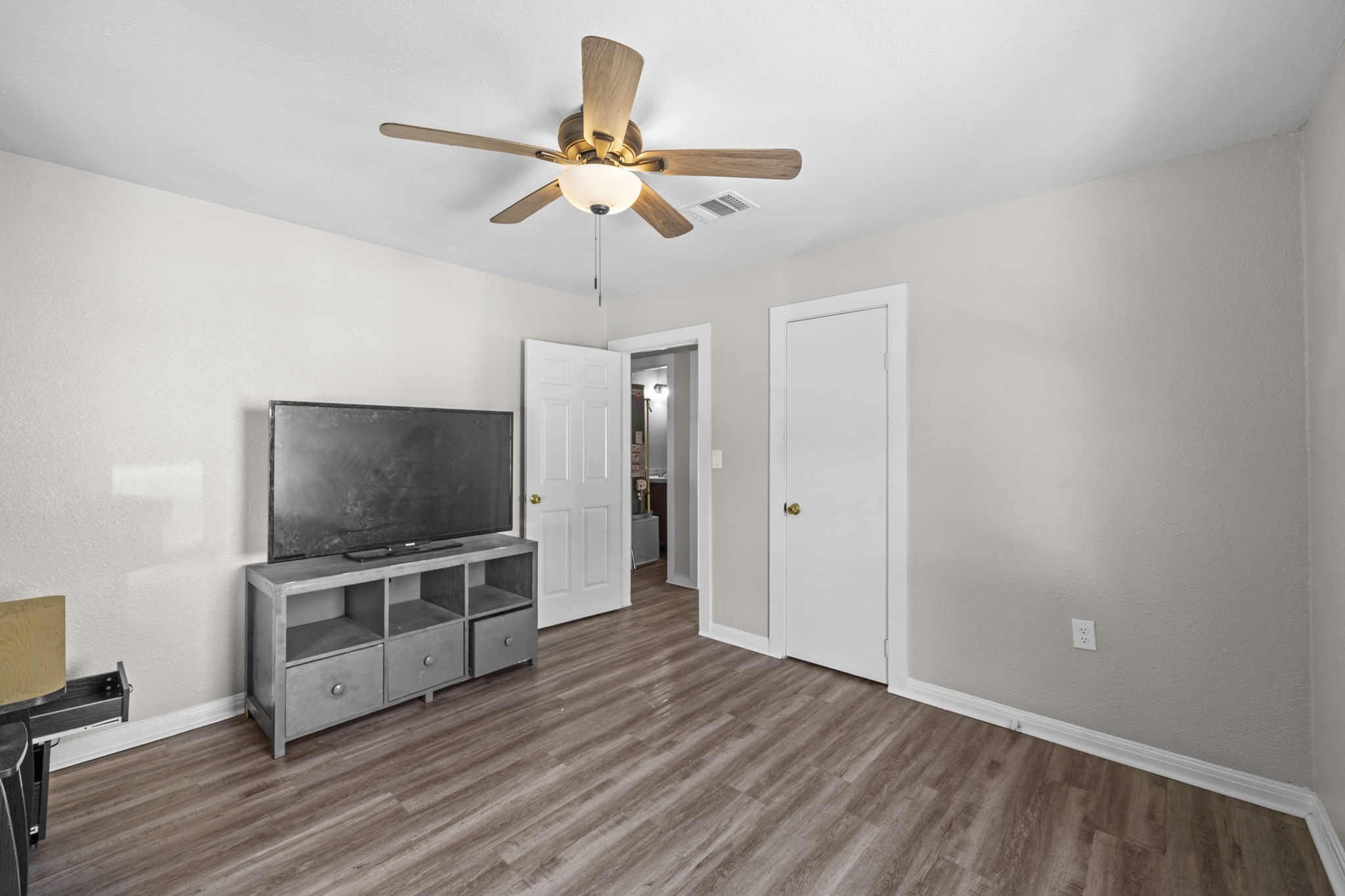 11 Jennische St Property Photo 19