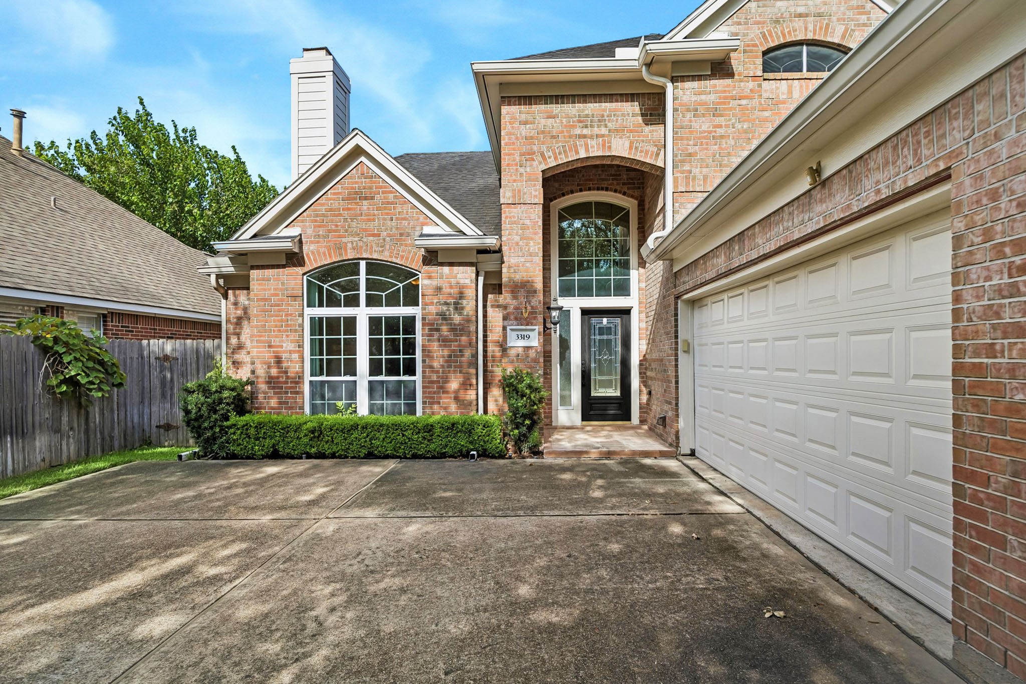3319 Shadowfern Drive Property Photo 6