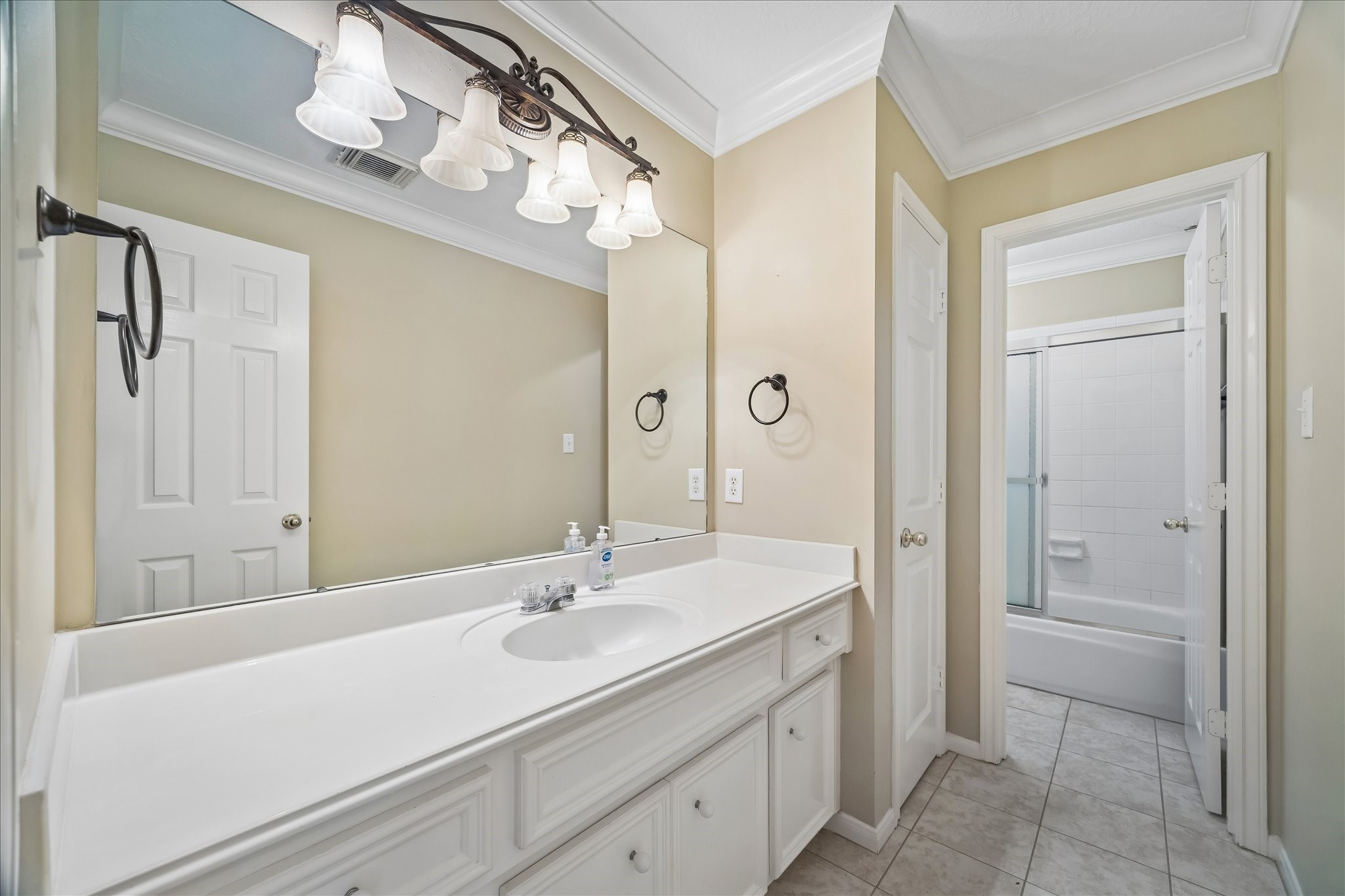 3319 Shadowfern Drive Property Photo 22
