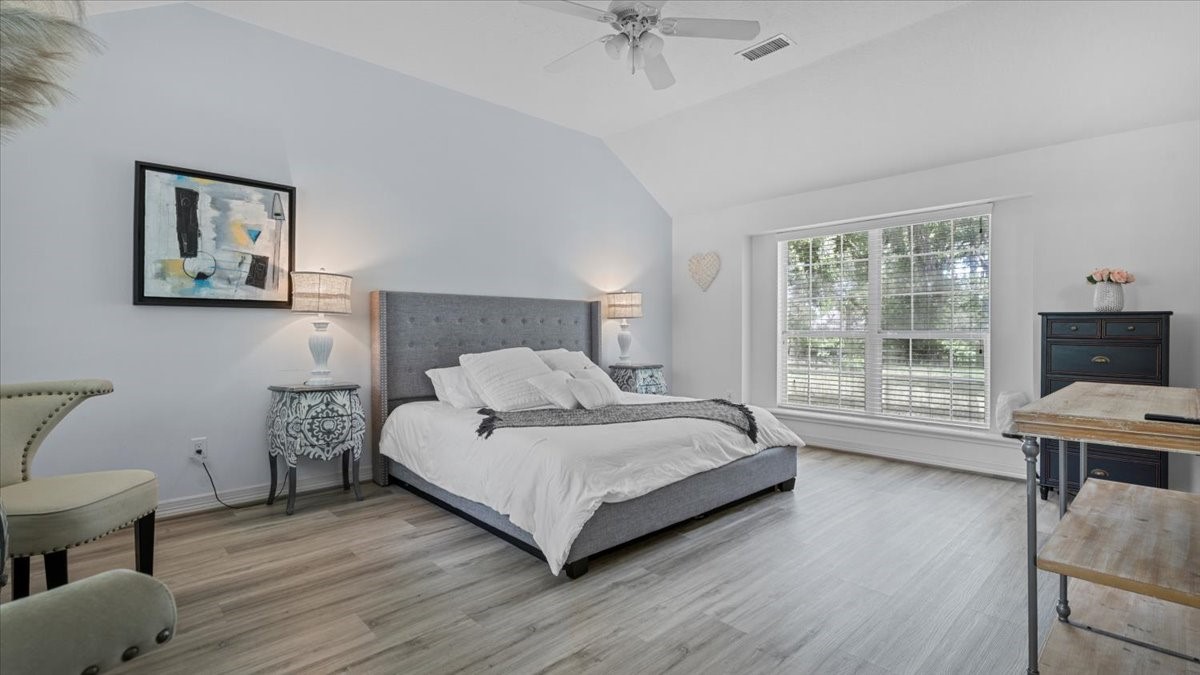 9502 Rolling Oaks Drive Property Photo 19