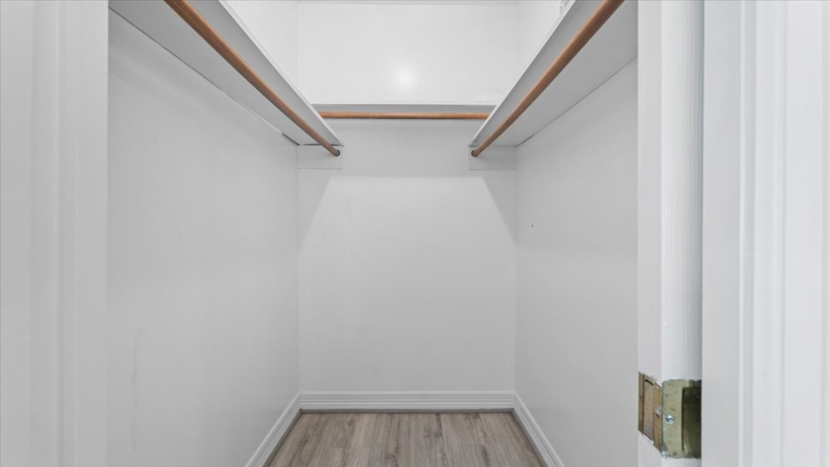 9502 Rolling Oaks Drive Property Photo 25