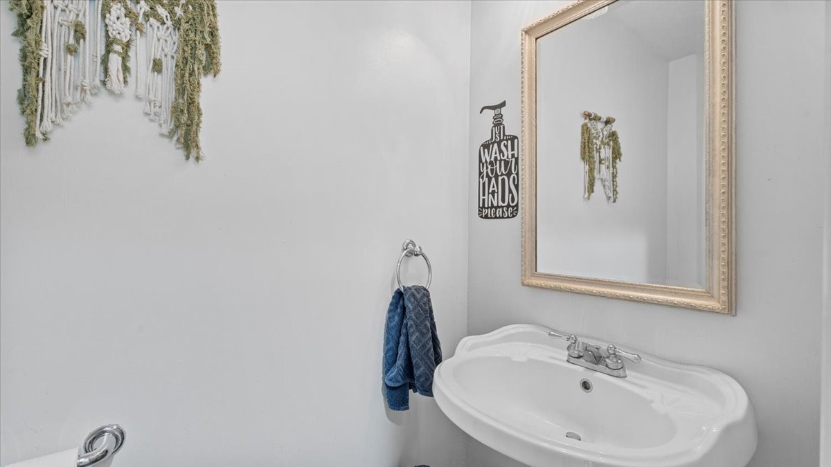 9502 Rolling Oaks Drive Property Photo 31