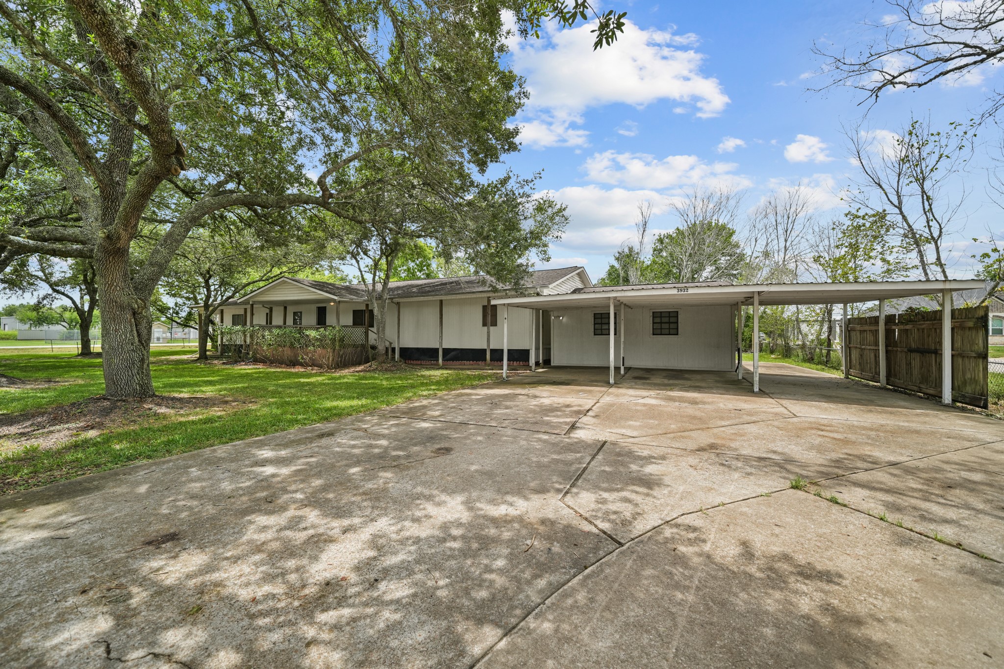 3932 Allen Road Property Photo 2