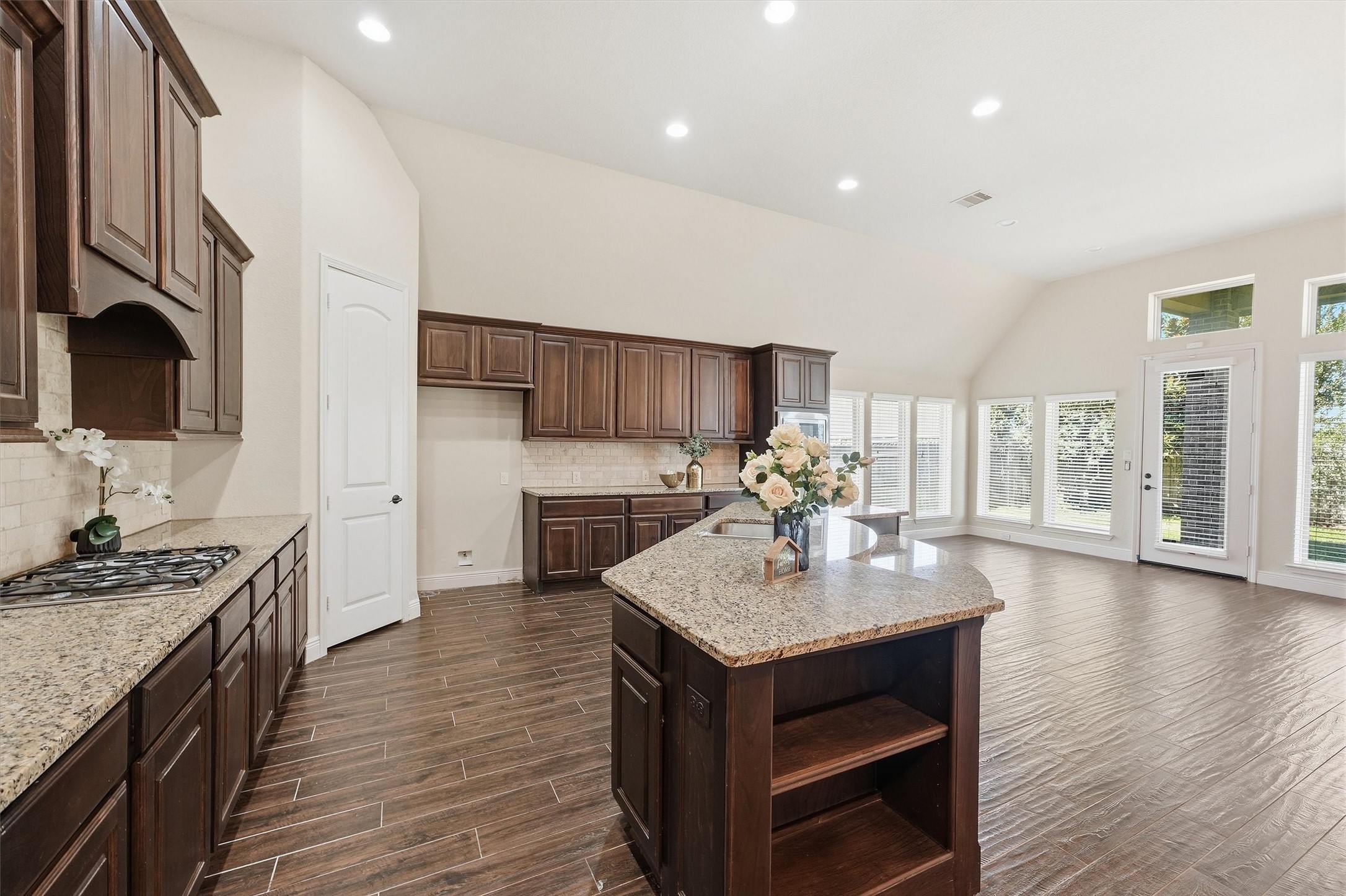 6727 Miller Shadow Lane Property Photo 8