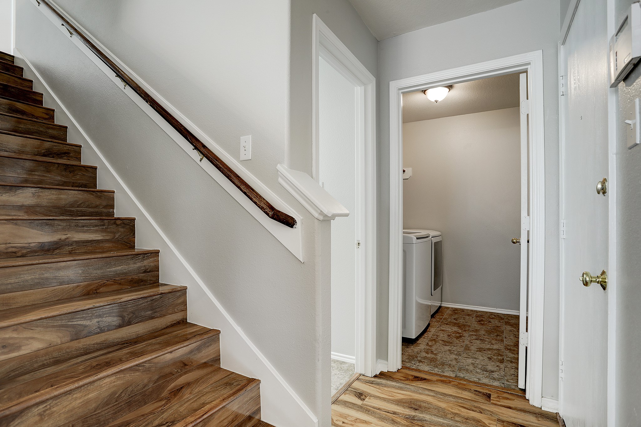 223 Sunset Colony Drive Property Photo 8