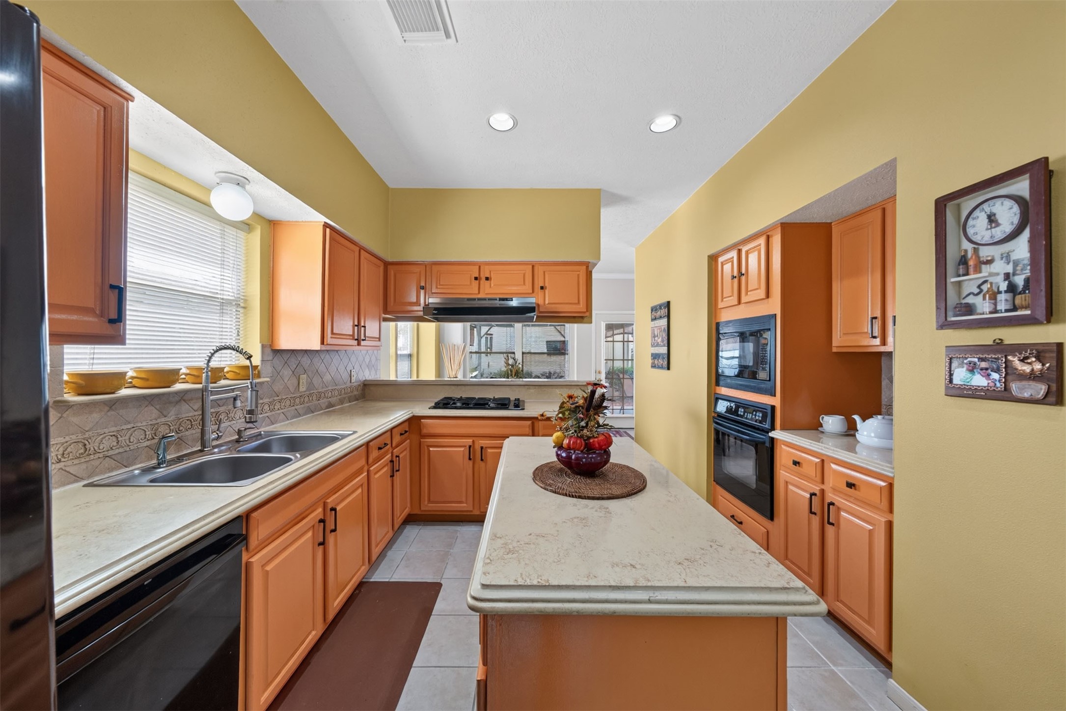 15323 Flemington Avenue Property Photo 3
