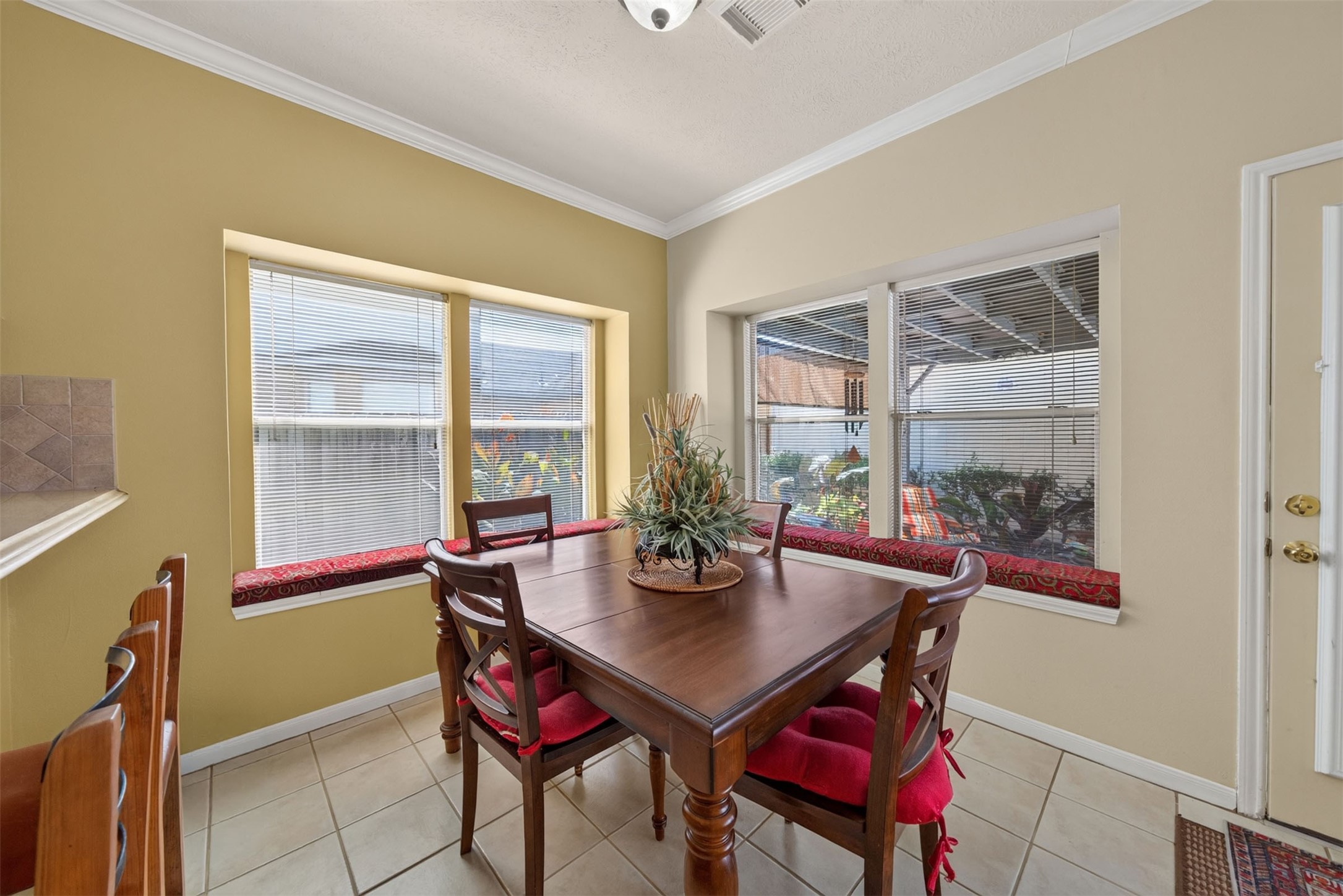 15323 Flemington Avenue Property Photo 12