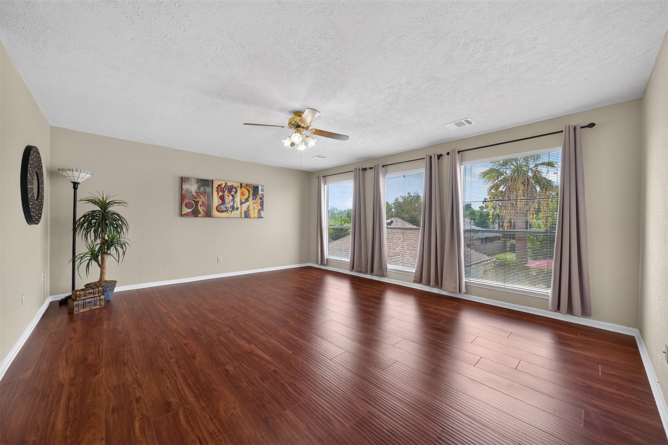 15323 Flemington Avenue Property Photo 23