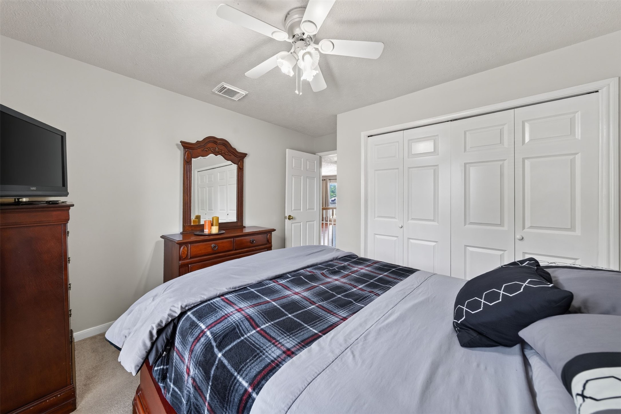 15323 Flemington Avenue Property Photo 32