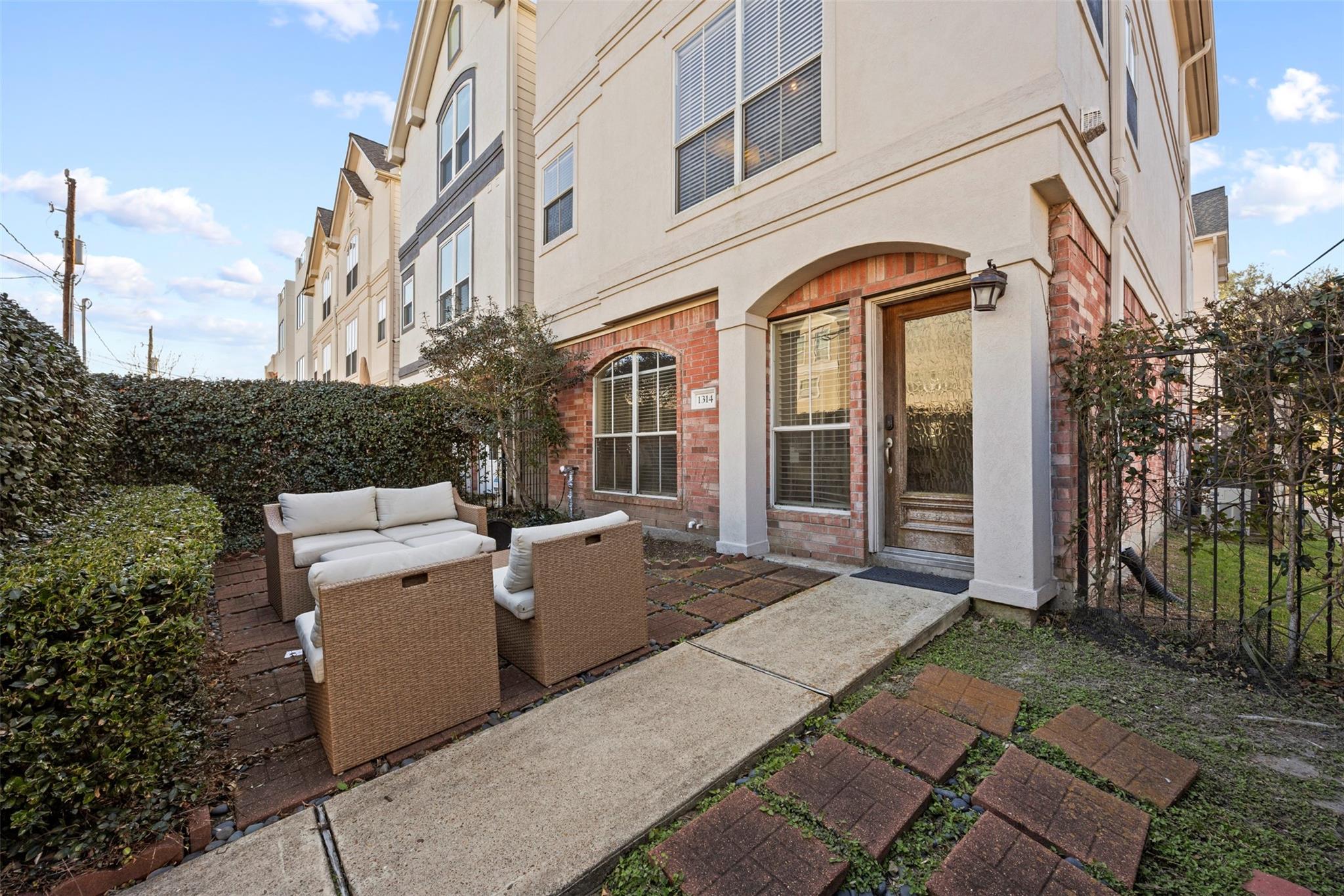 1314 Utah Street, Houston Tx 77007 Property Photo 2