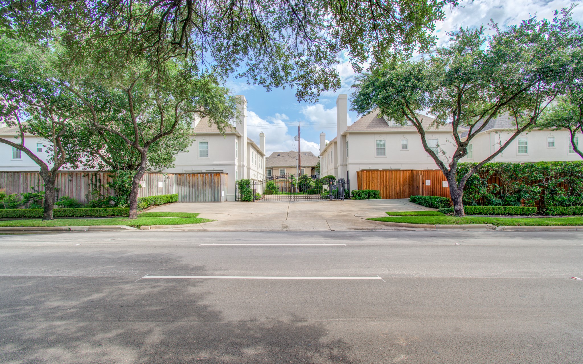 2214 W Holcombe Boulevard Property Photo 2