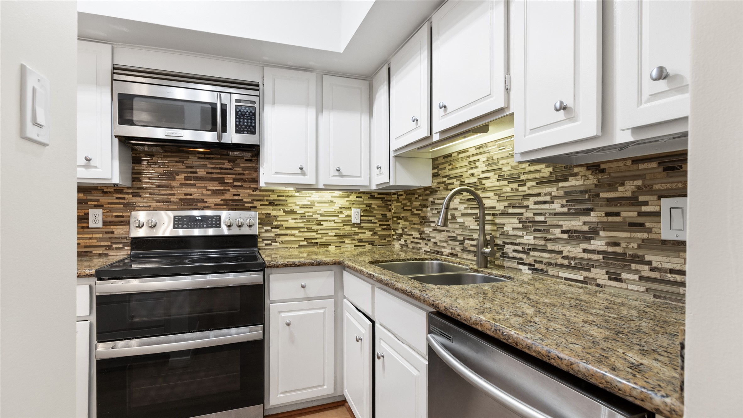 1302 Augusta Drive 7 Property Photo 5