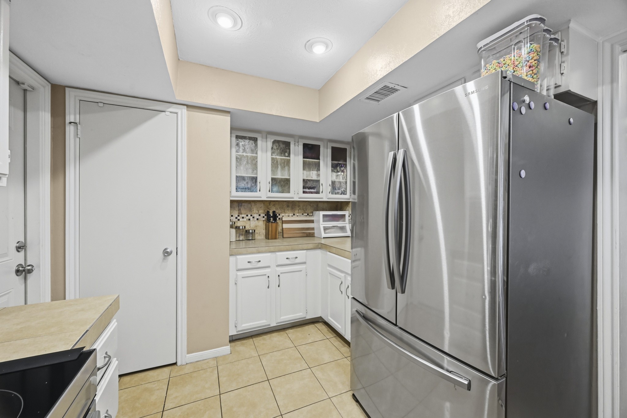 2931 Camelot Lane Property Photo 14