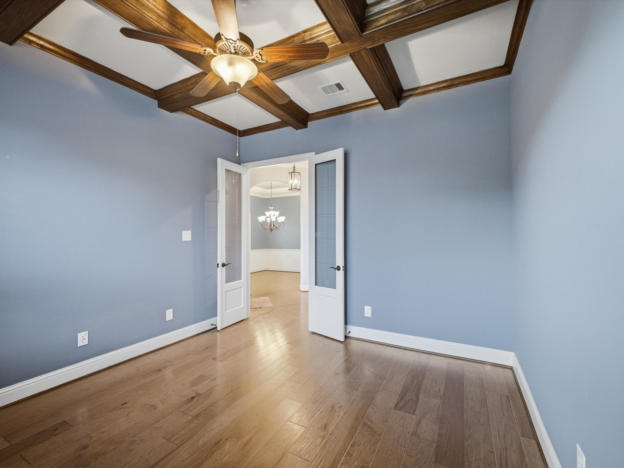 1628 Longwood Glen Lane Property Photo 4