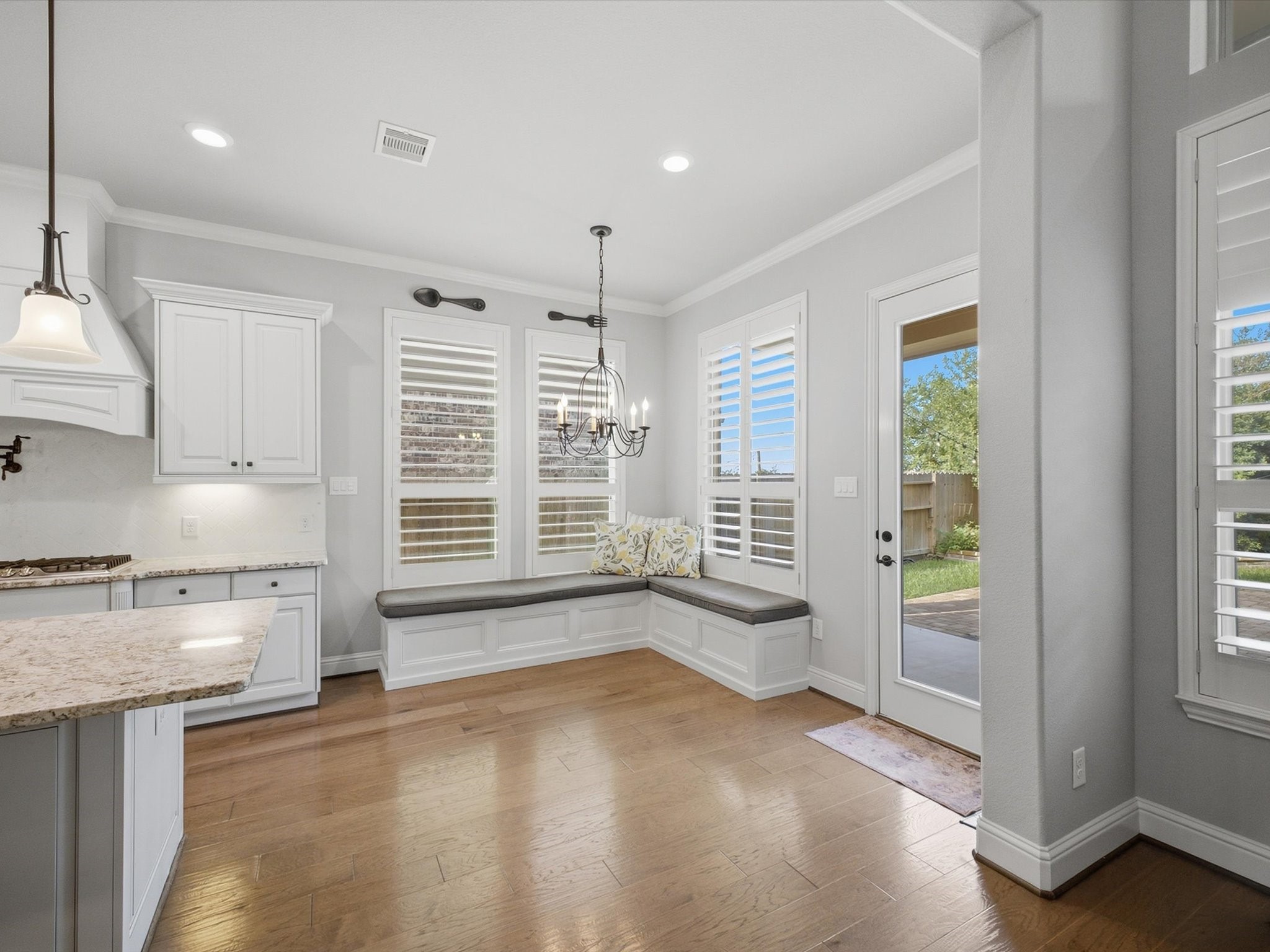 1628 Longwood Glen Lane Property Photo 15