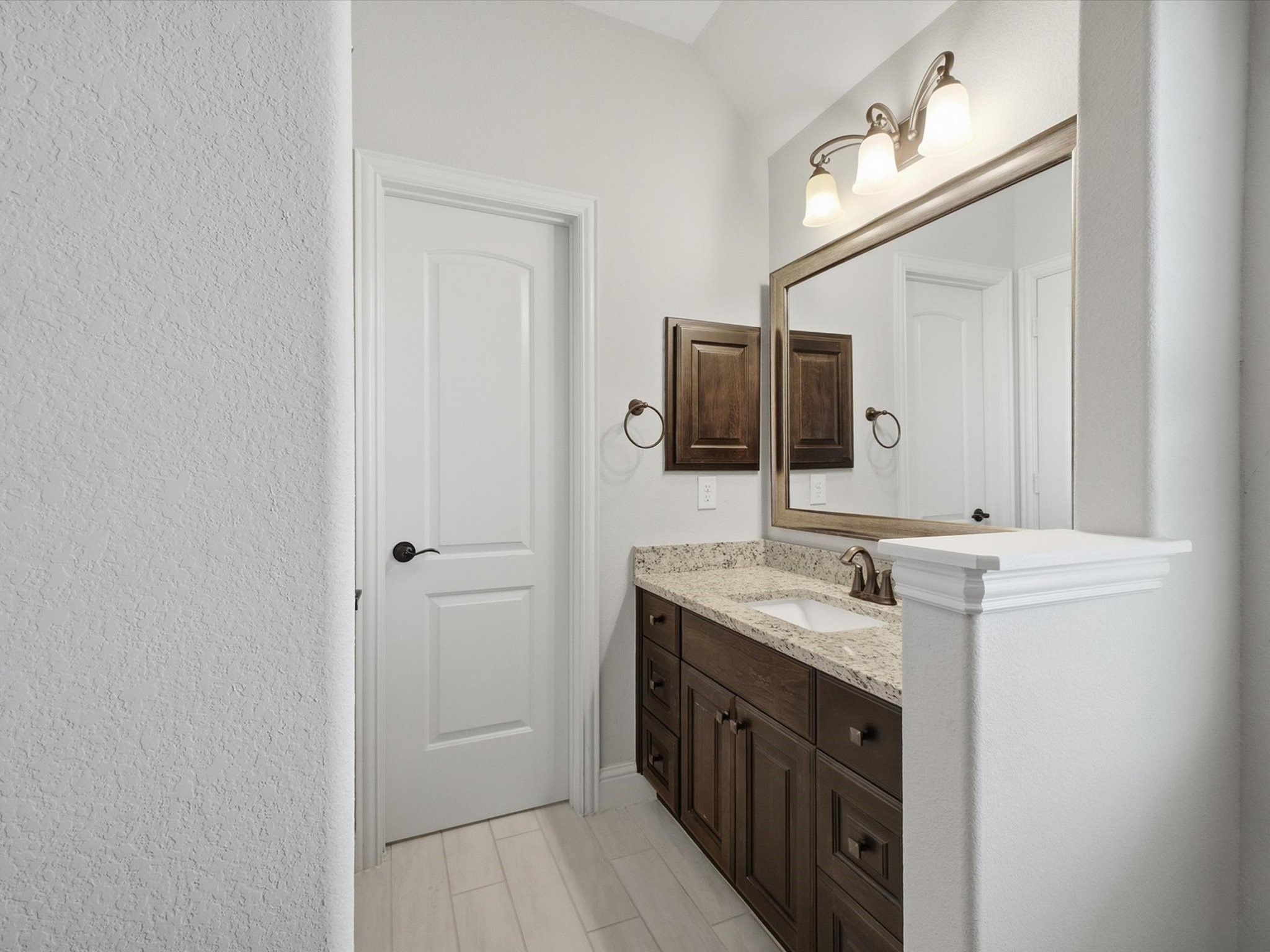 1628 Longwood Glen Lane Property Photo 38