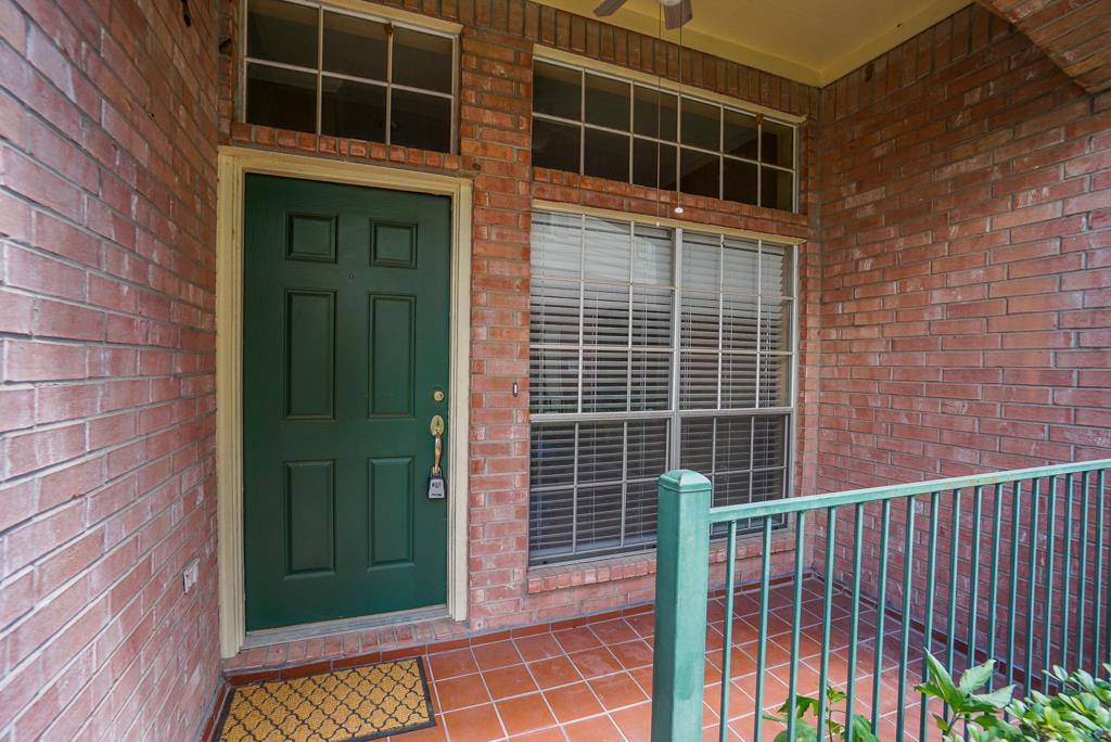 2710 Grants Lake Boulevard E6 Property Photo 3