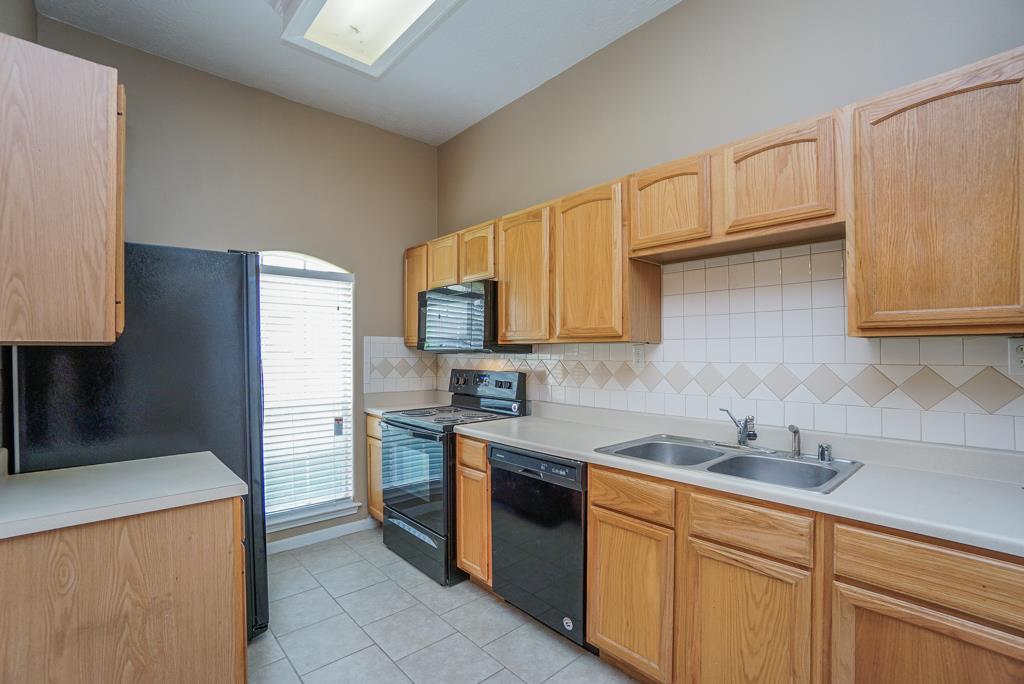 2710 Grants Lake Boulevard E6 Property Photo 8