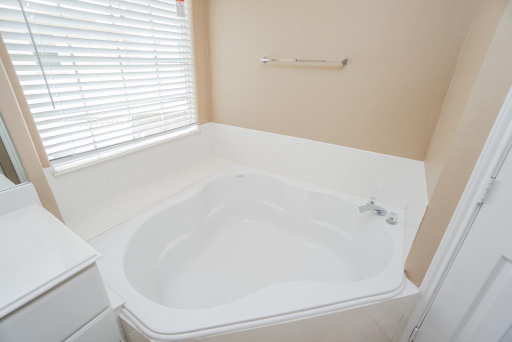 2710 Grants Lake Boulevard E6 Property Photo 13