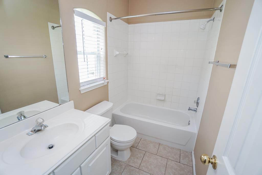 2710 Grants Lake Boulevard E6 Property Photo 19
