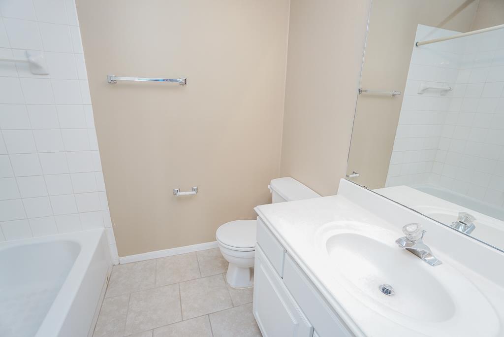 2710 Grants Lake Boulevard E6 Property Photo 20