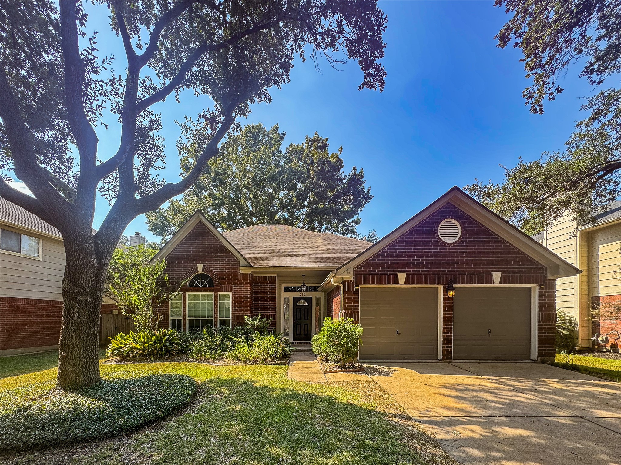 210 Rolling Plains Drive Property Photo 1