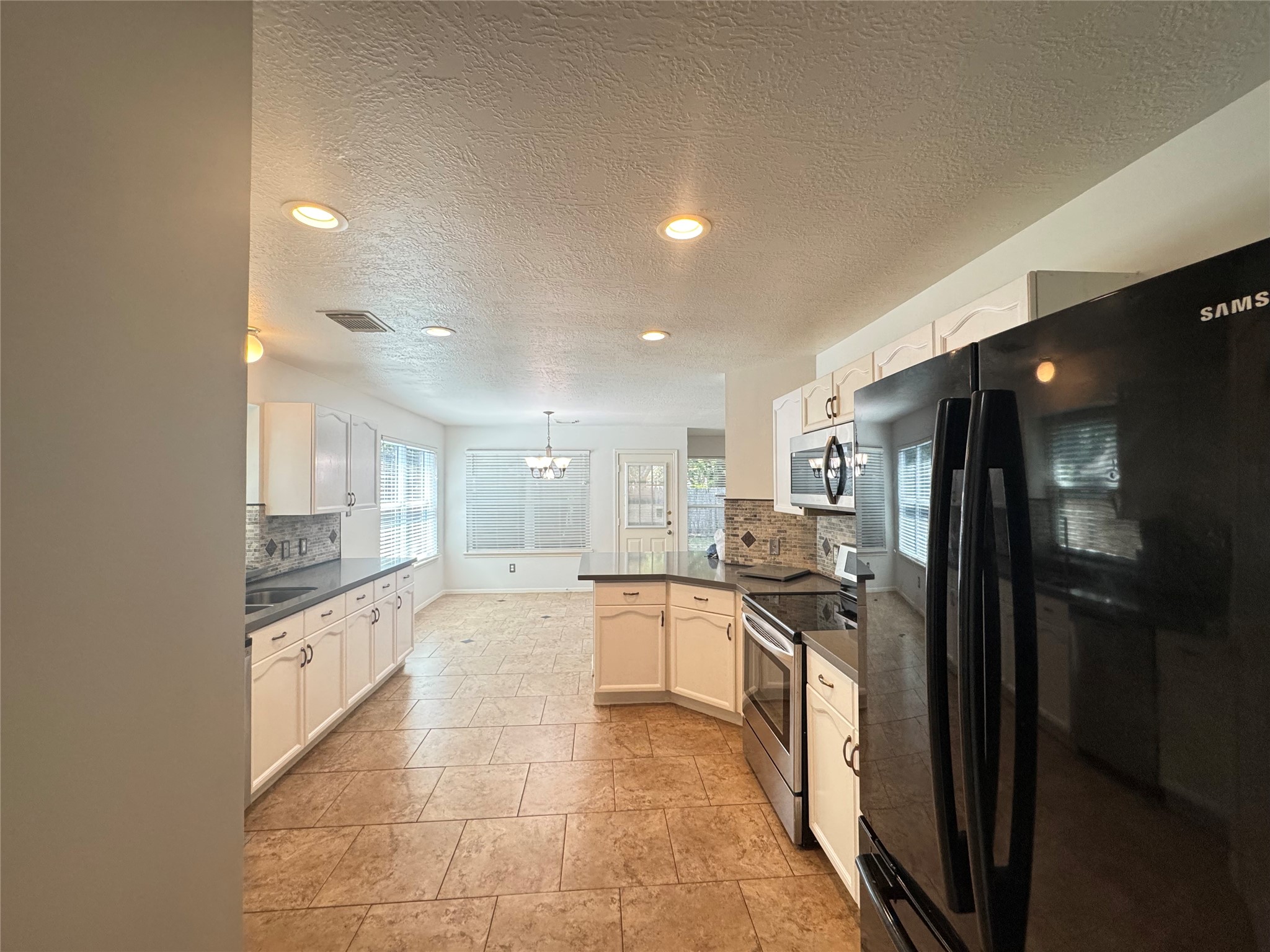 210 Rolling Plains Drive Property Photo 8