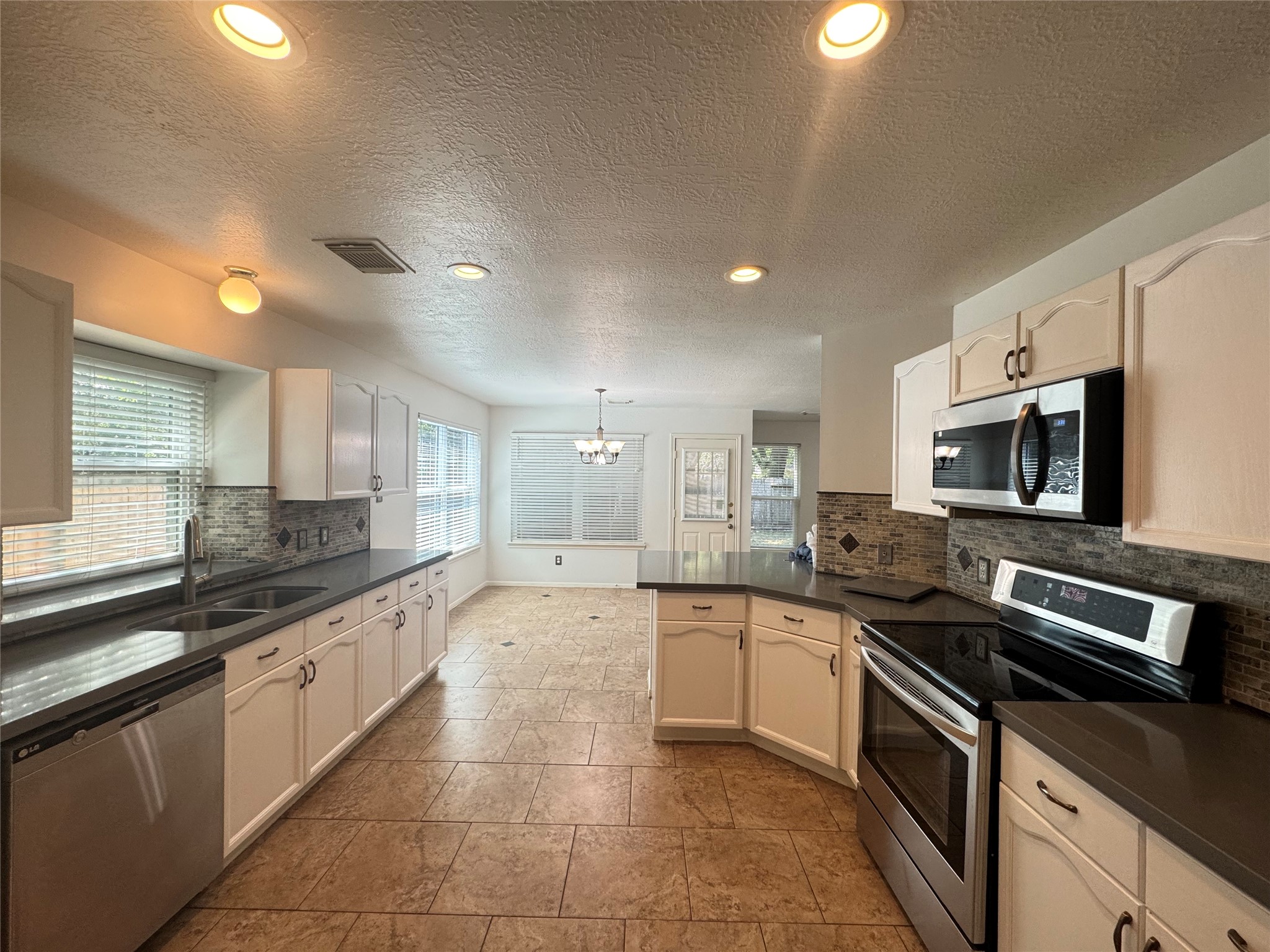 210 Rolling Plains Drive Property Photo 10