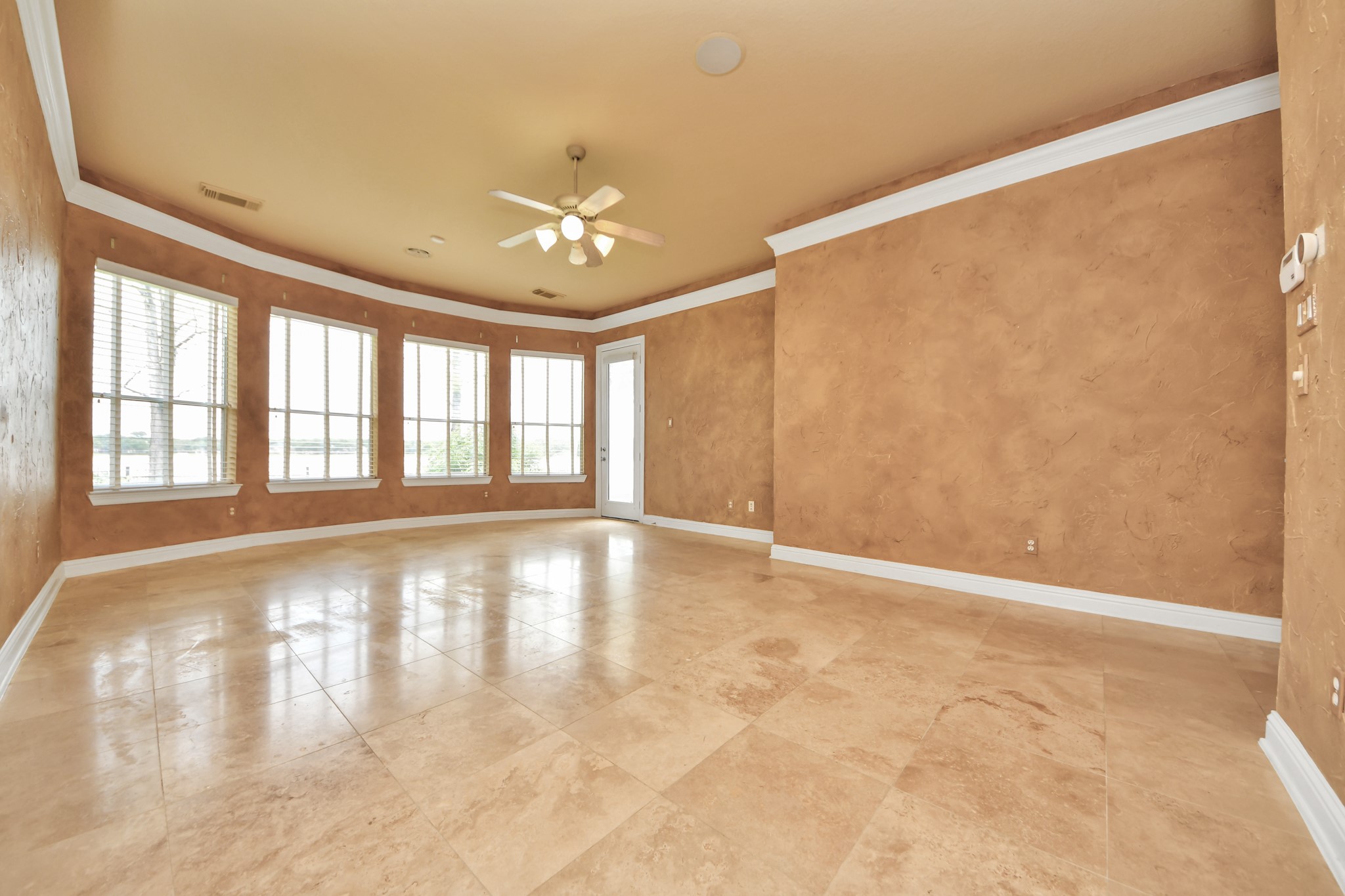 3727 Lakeridge Canyon Drive Property Photo 10