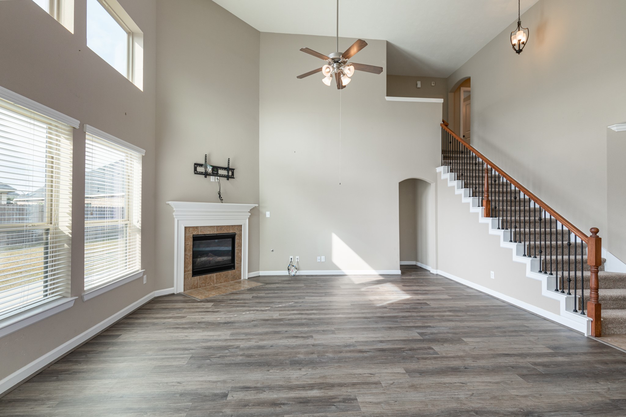 8626 Granite Peach Lane Property Photo 4