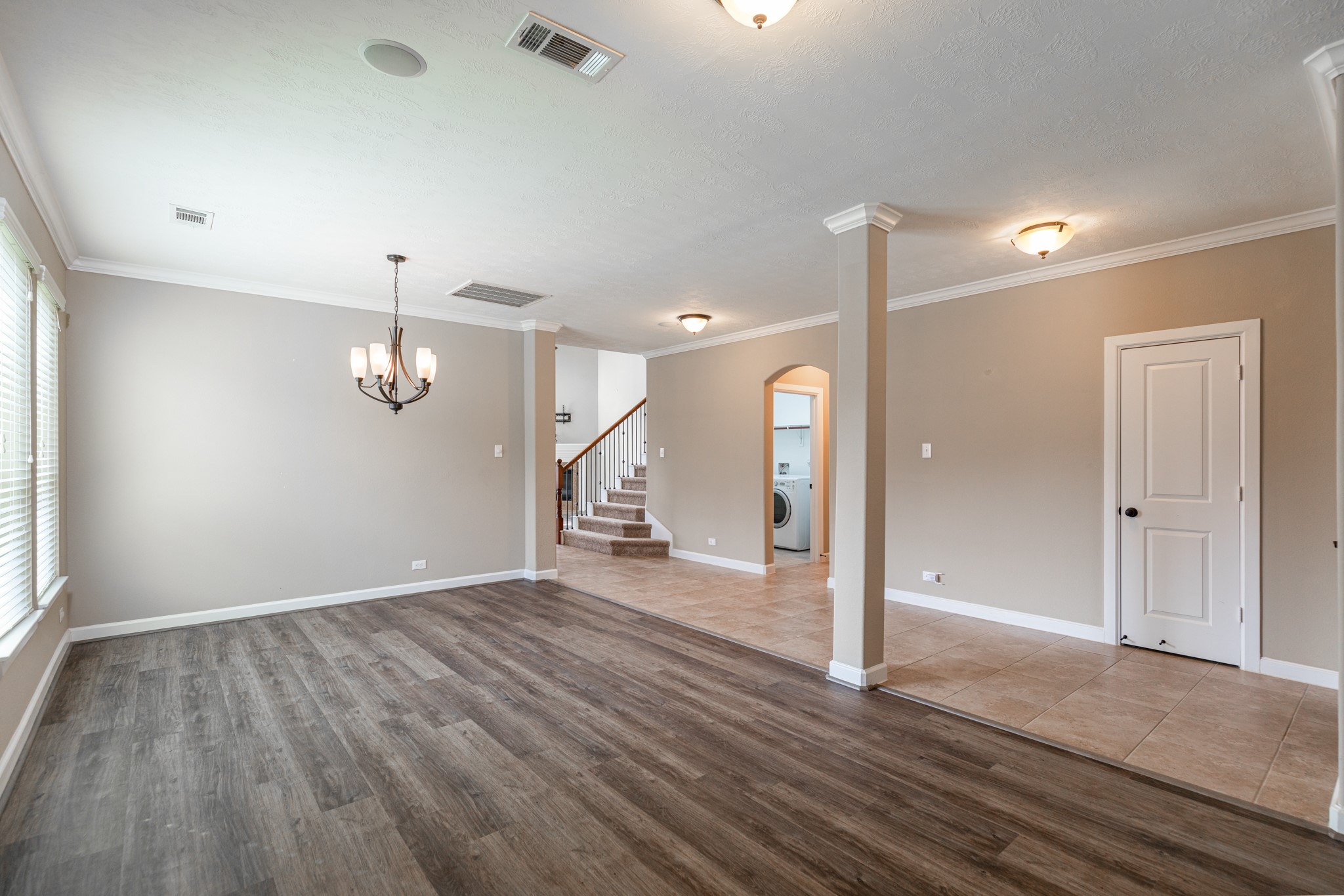 8626 Granite Peach Lane Property Photo 7