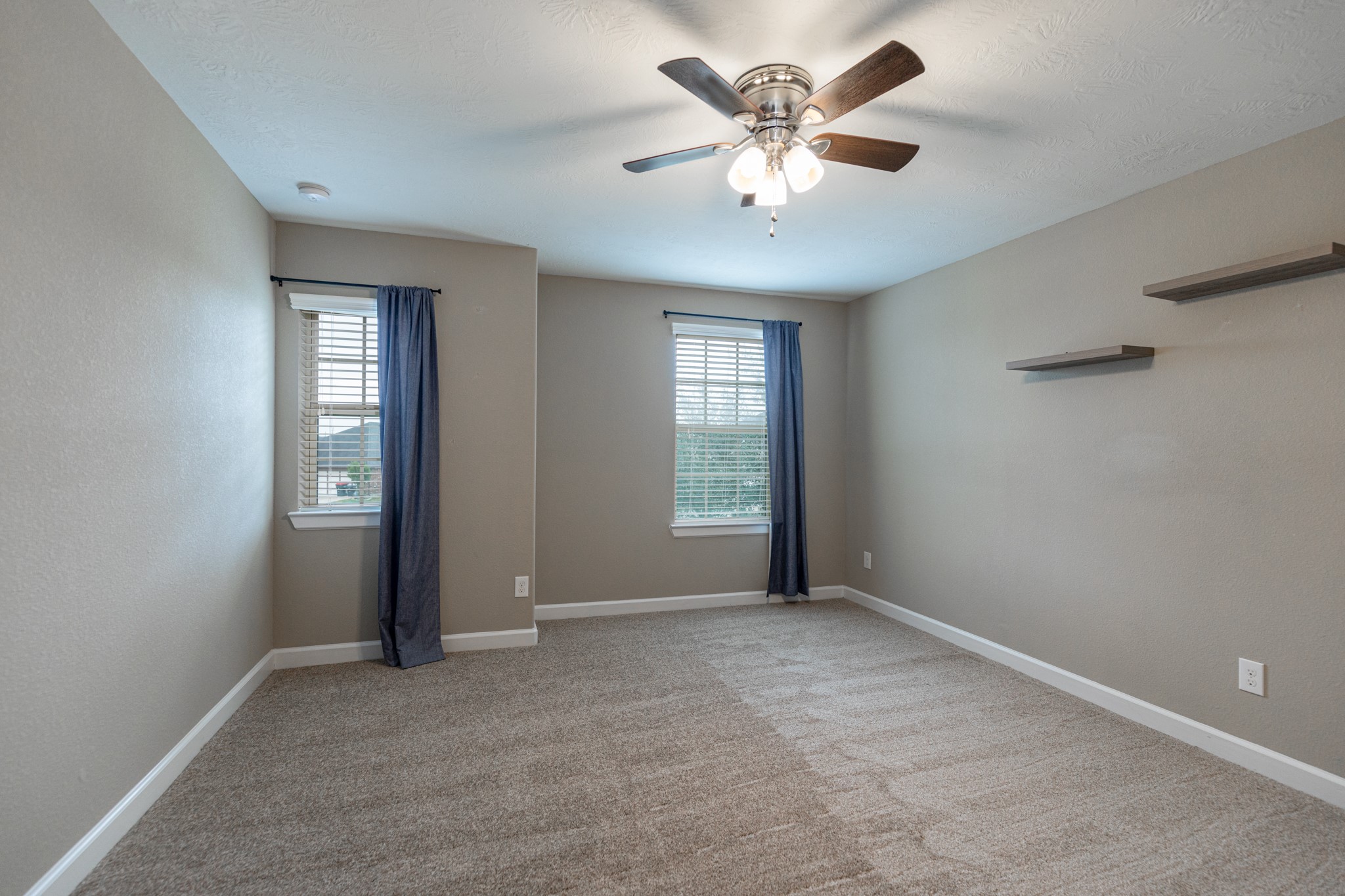 8626 Granite Peach Lane Property Photo 24