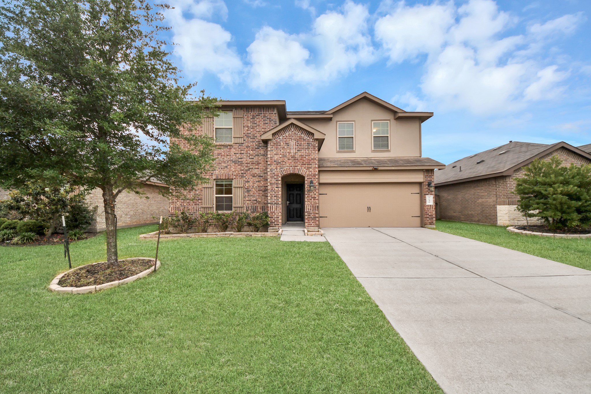 5646 Pleasant Falls Drive Property Photo 2